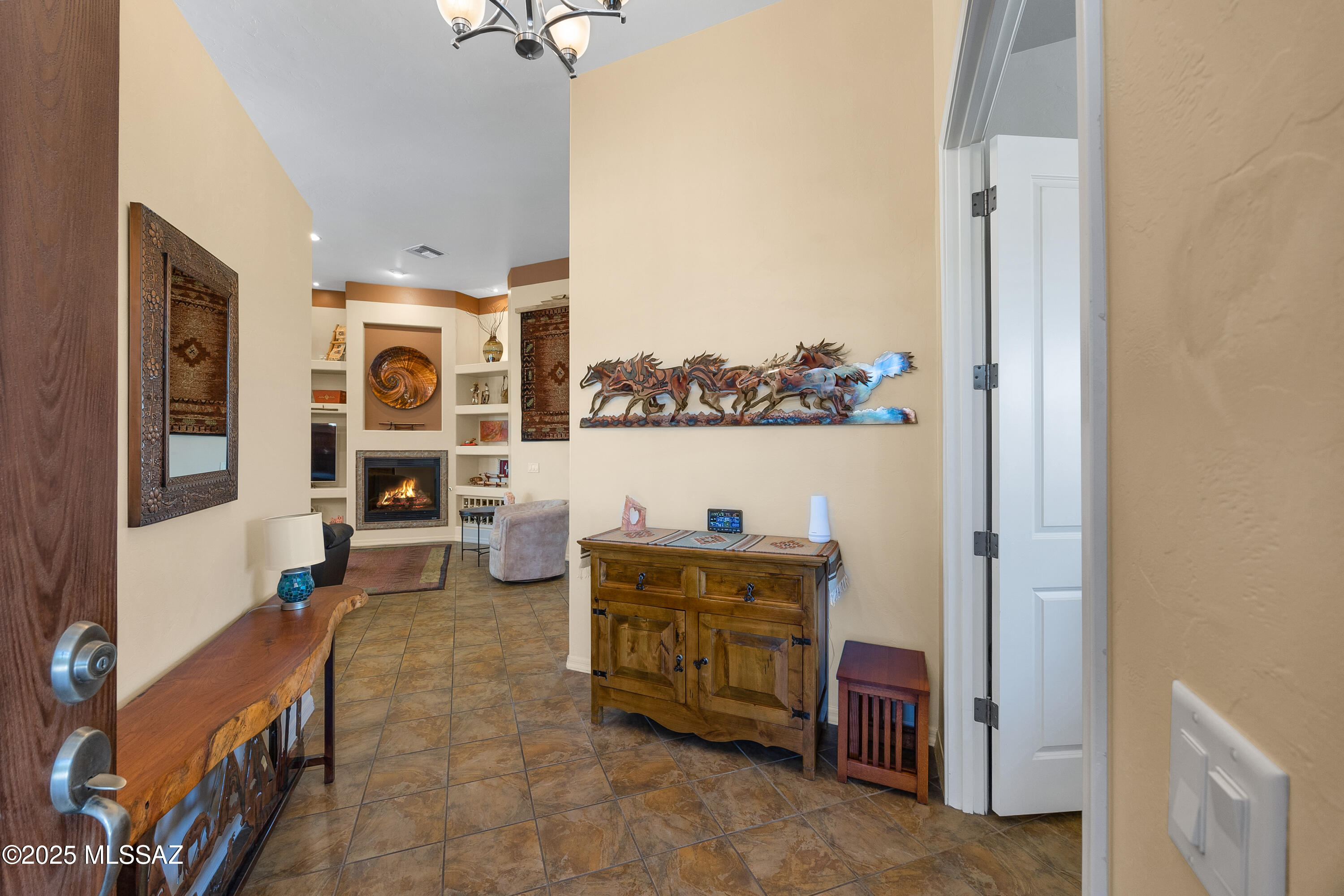 2466 N Wrens Nest Place