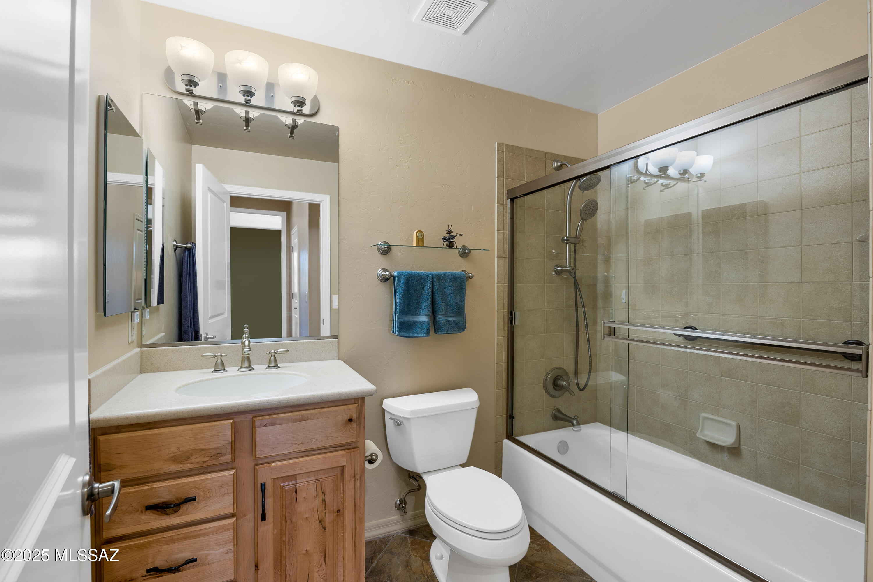 2466 N Wrens Nest Place