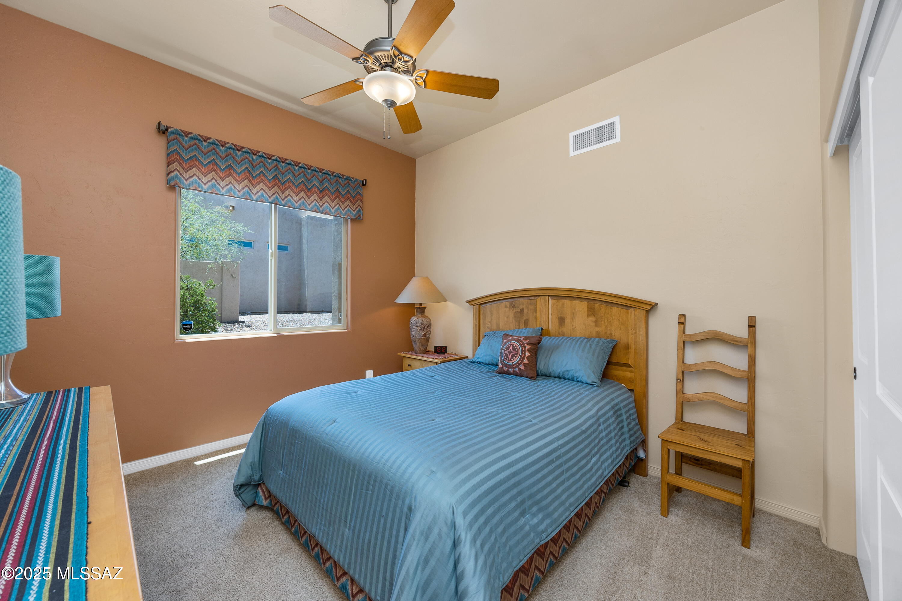 2466 N Wrens Nest Place