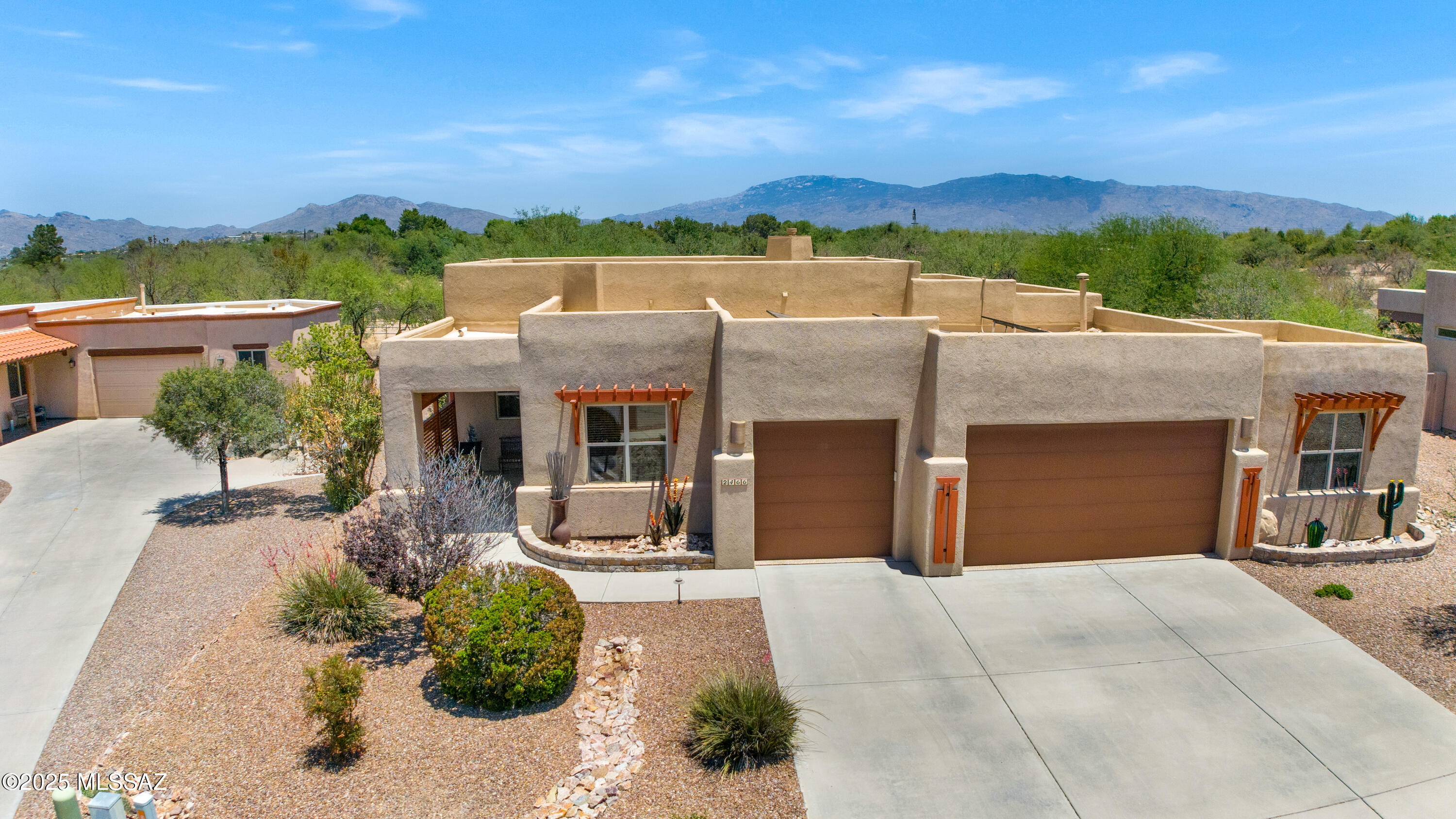 2466 N Wrens Nest Place