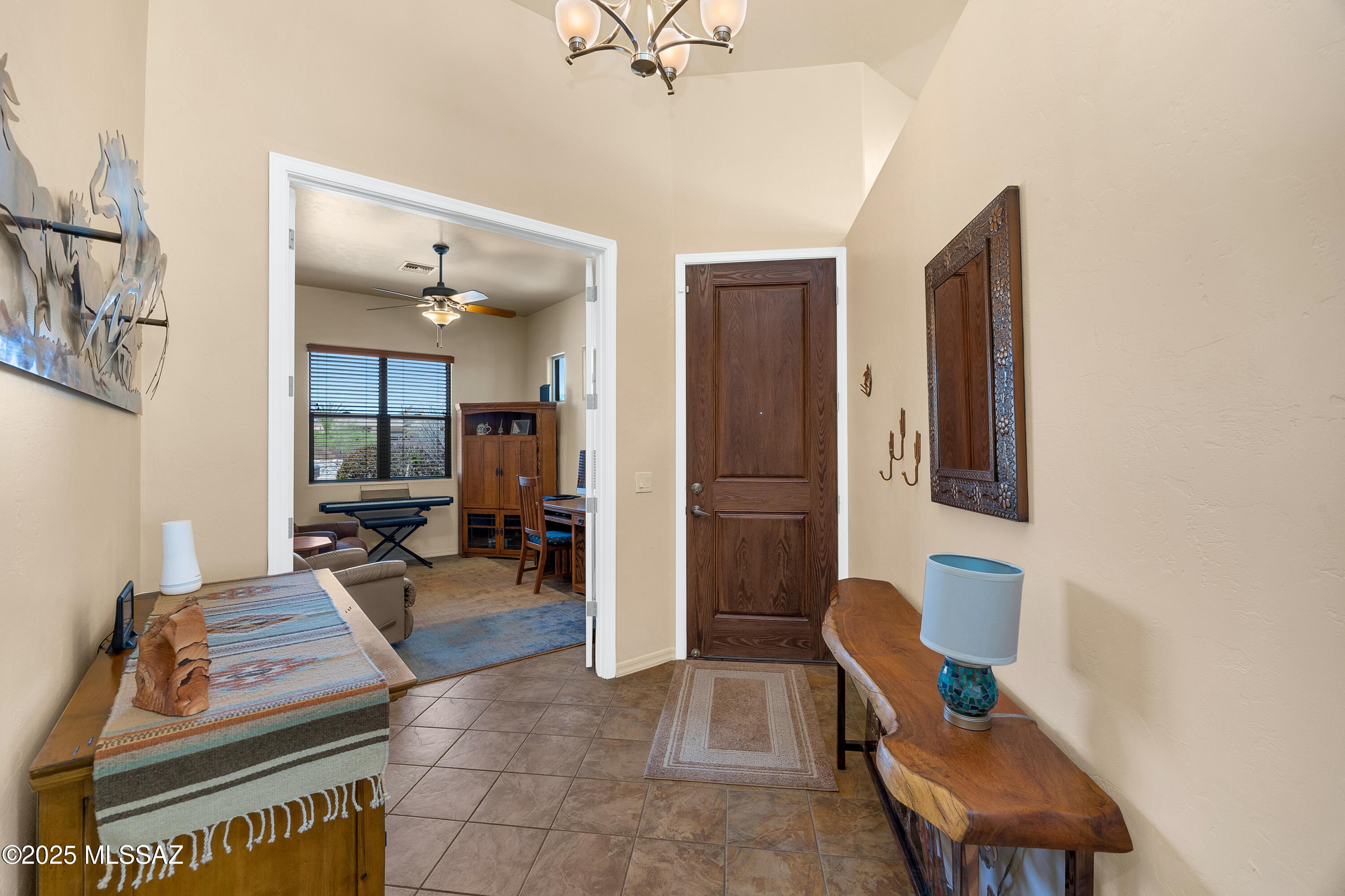 2466 N Wrens Nest Place