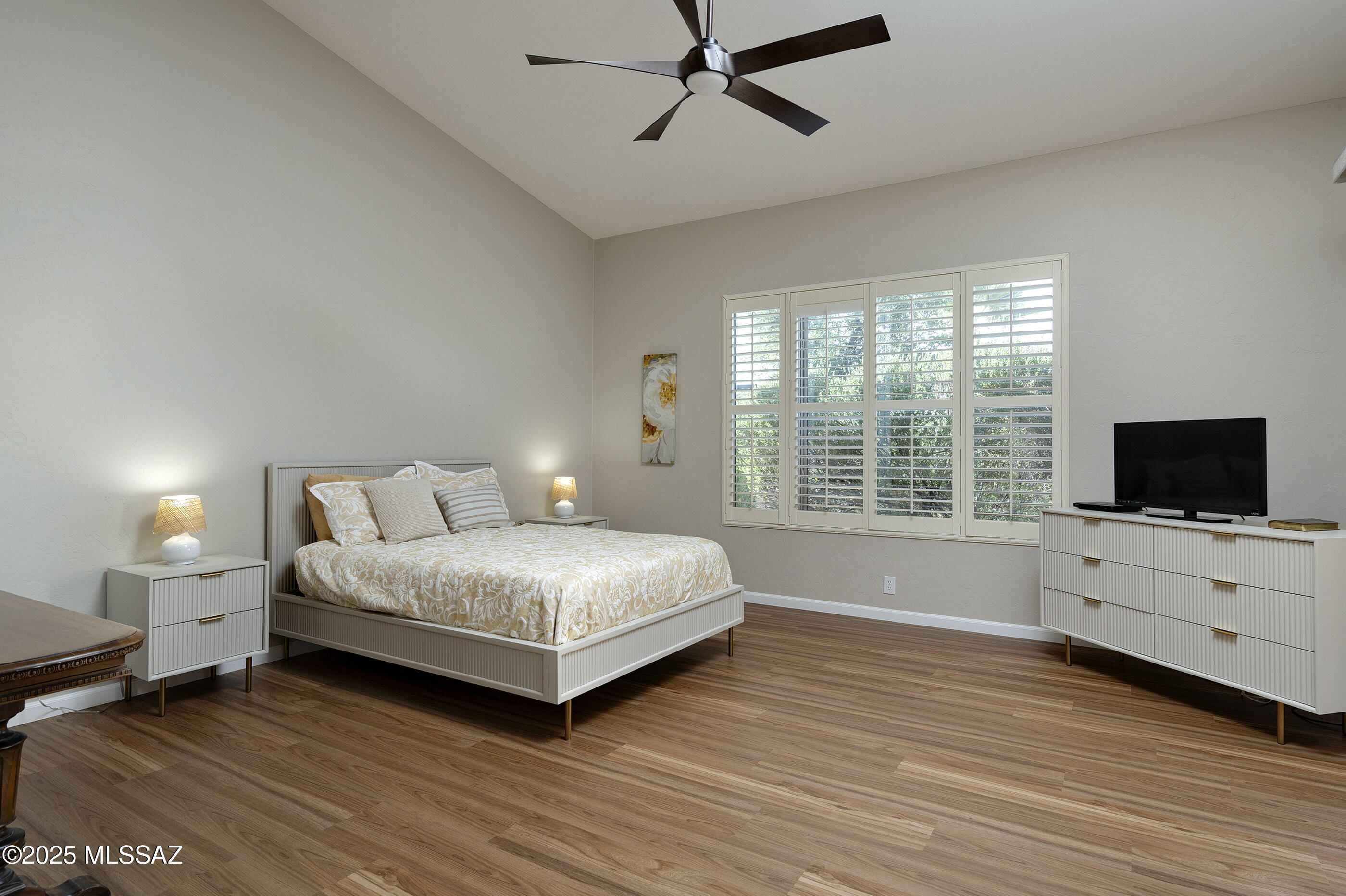 9724 E Rock Ridge Court