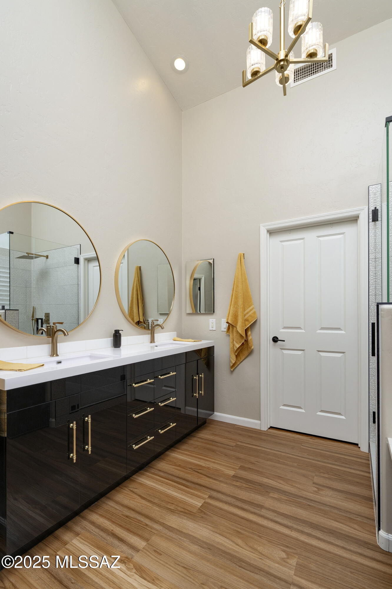 9724 E Rock Ridge Court