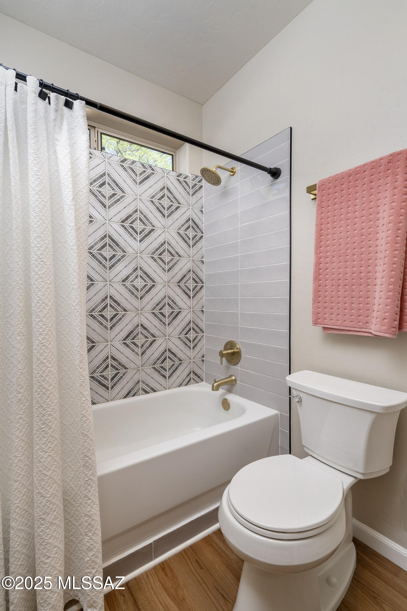 9724 E Rock Ridge Court