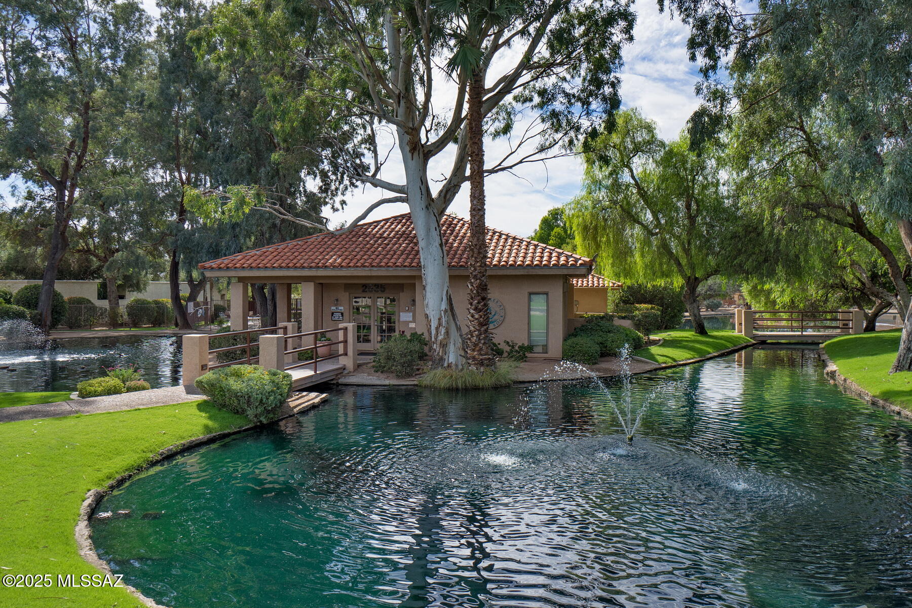 9724 E Rock Ridge Court