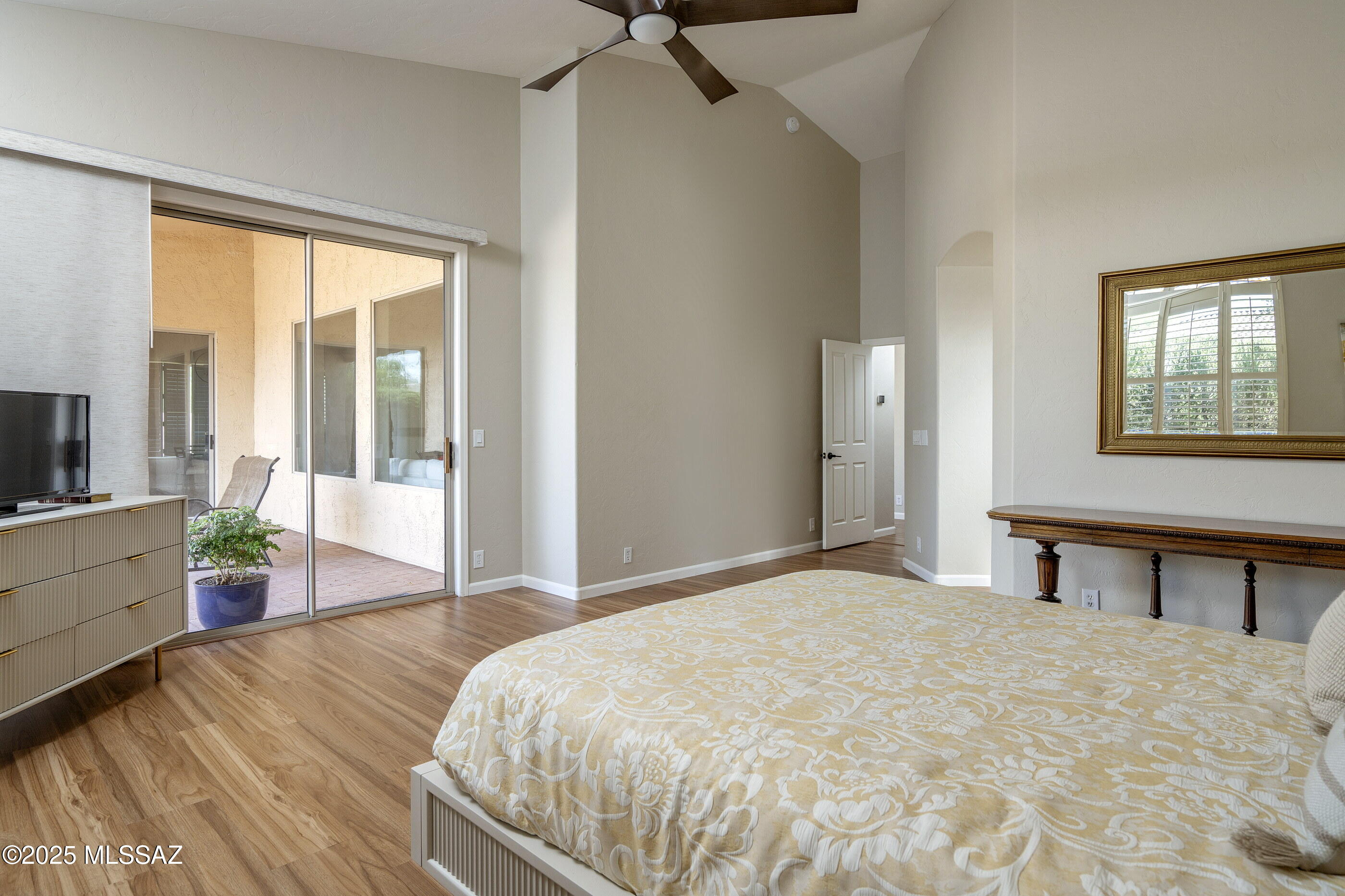 9724 E Rock Ridge Court