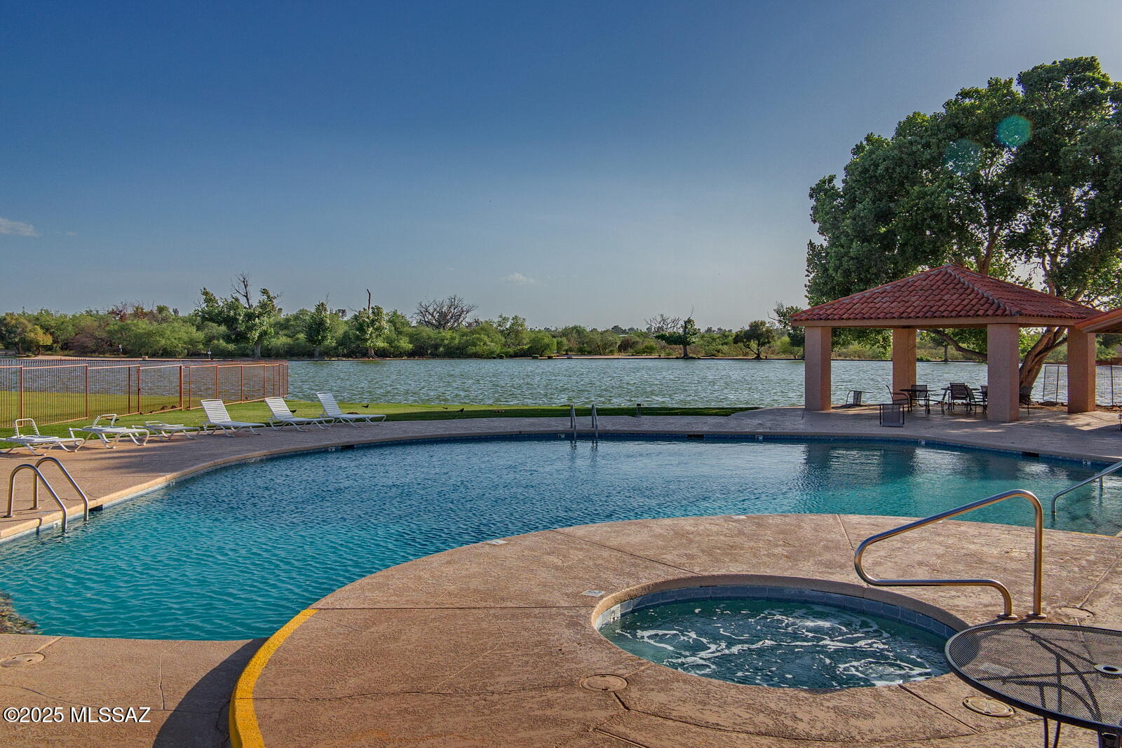 9724 E Rock Ridge Court