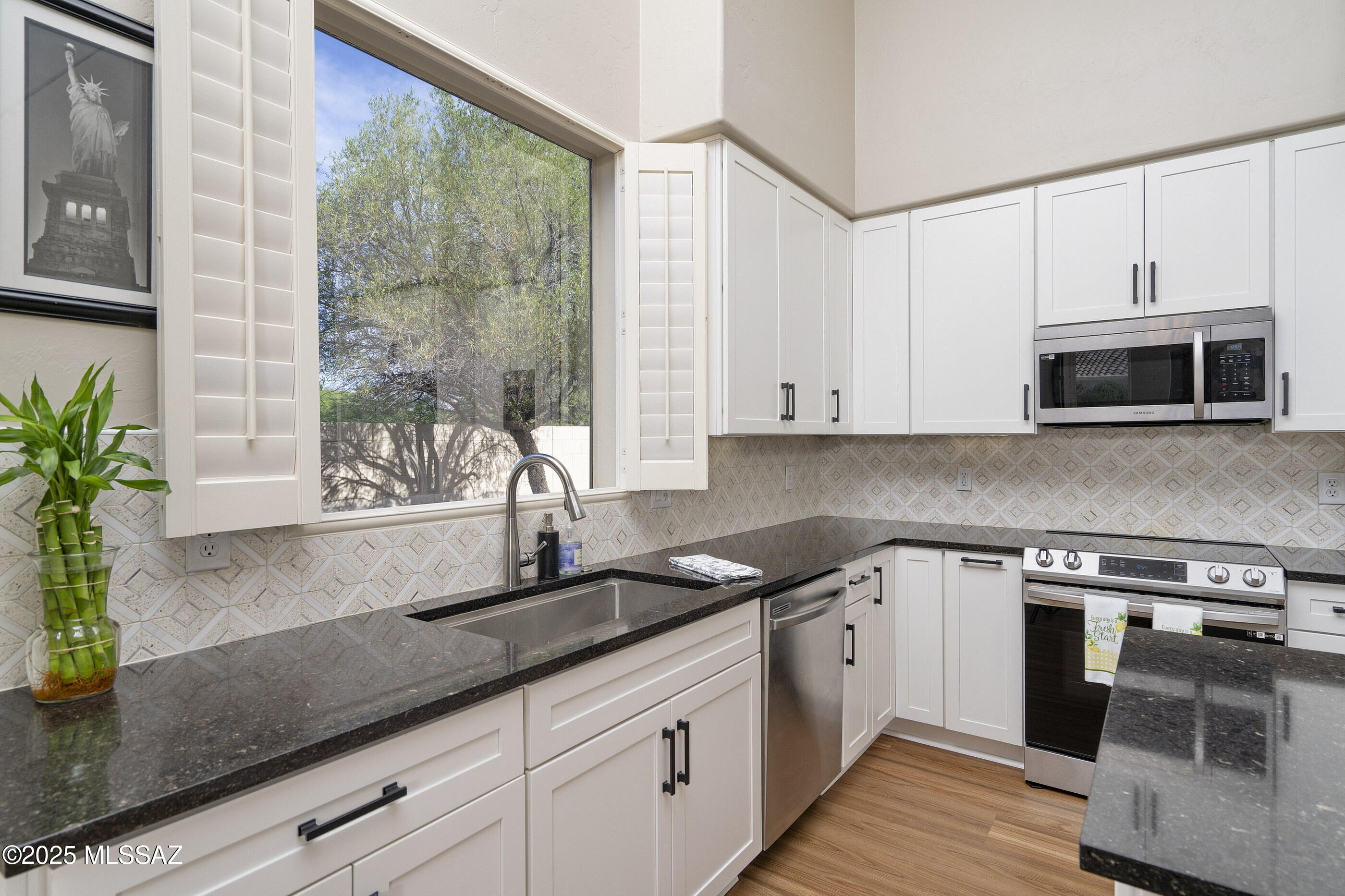 9724 E Rock Ridge Court