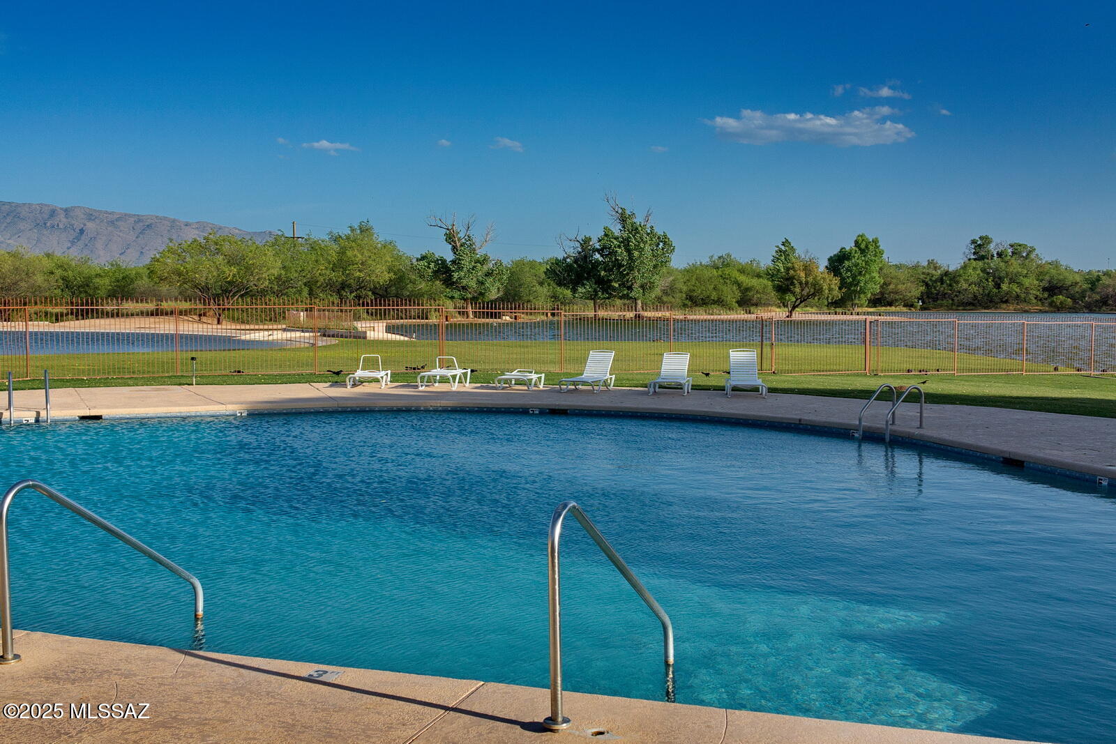 9724 E Rock Ridge Court