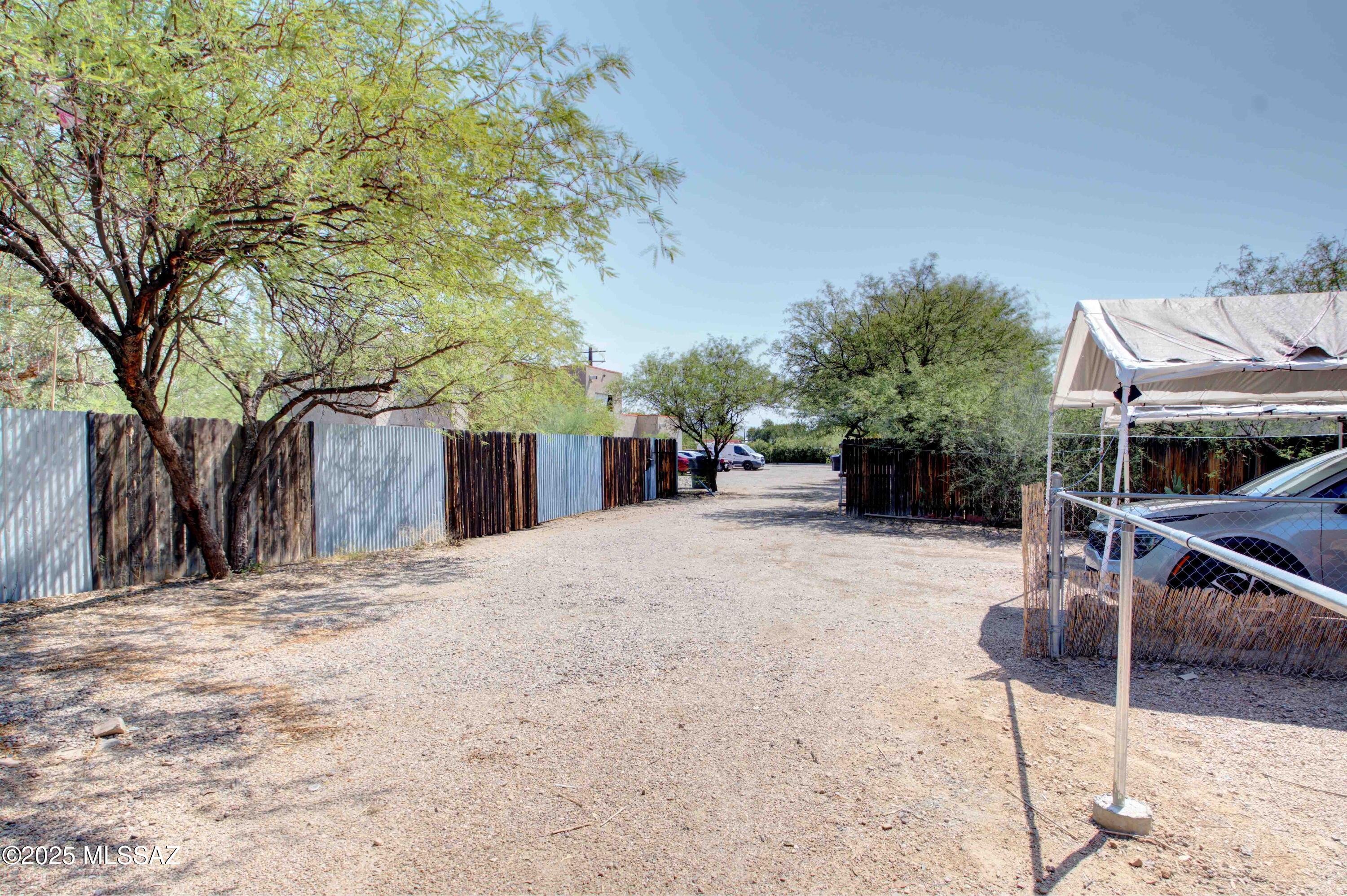 3455 N Fremont Avenue