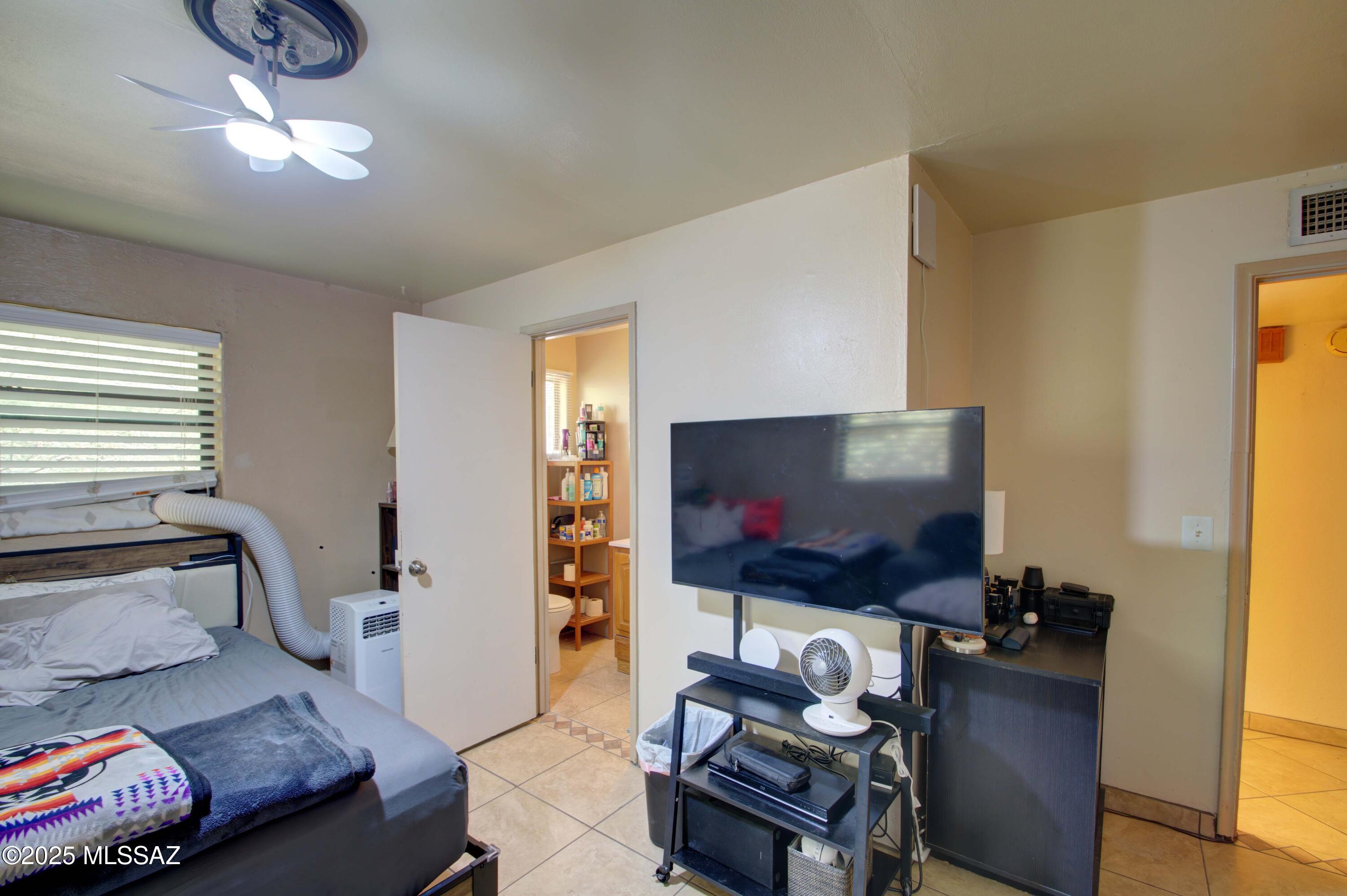 3455 N Fremont Avenue