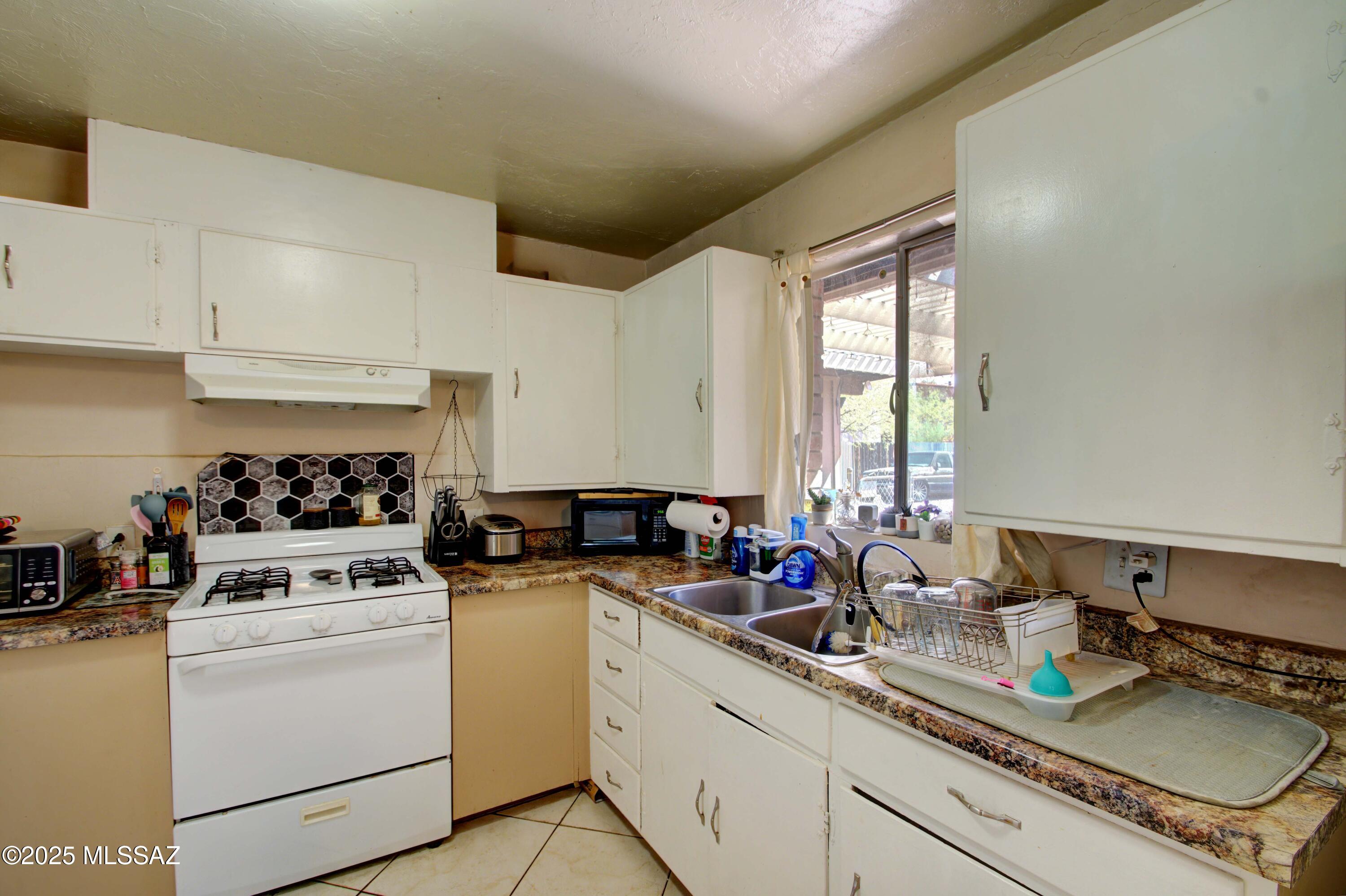 3455 N Fremont Avenue