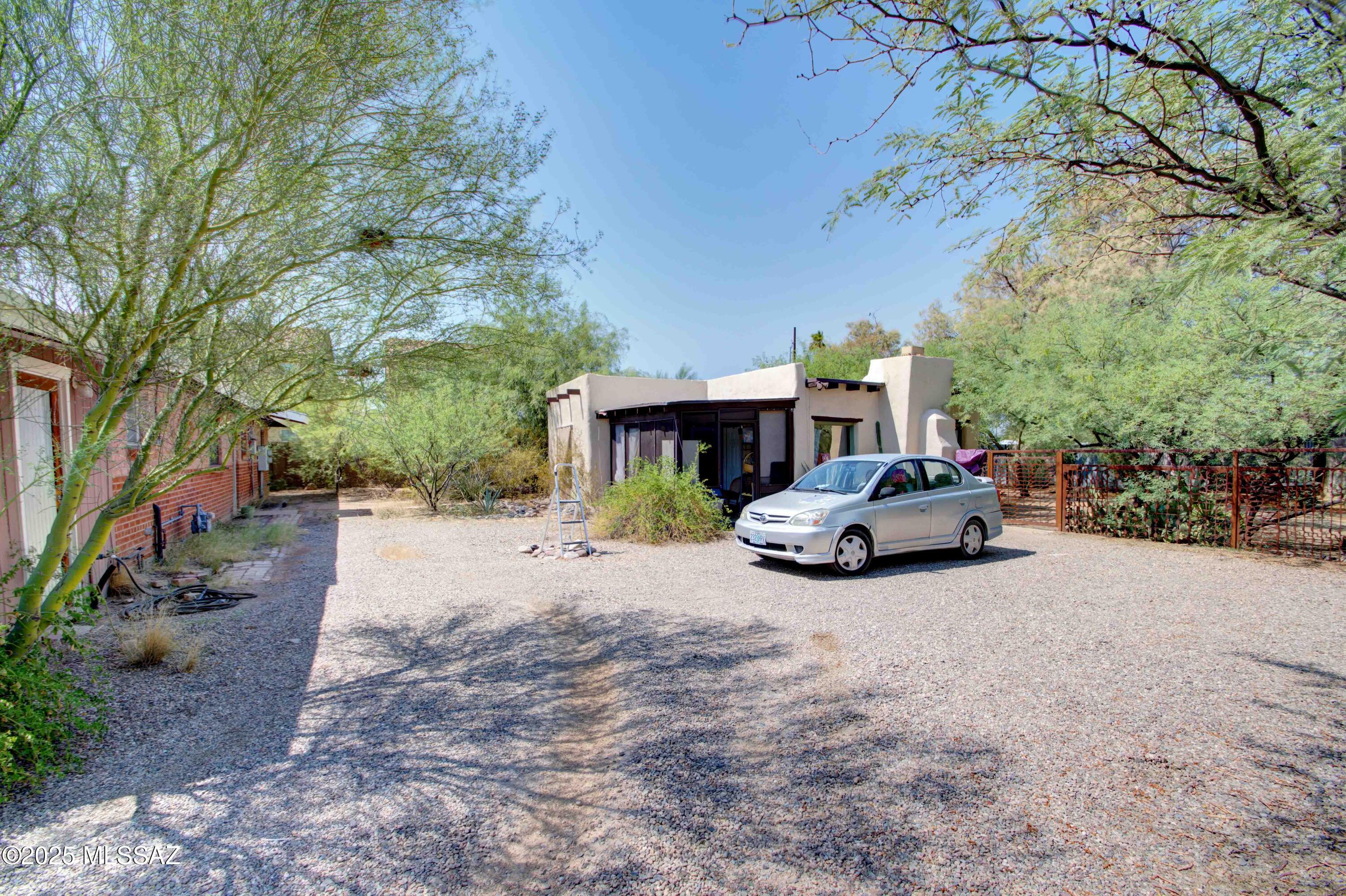 3455 N Fremont Avenue