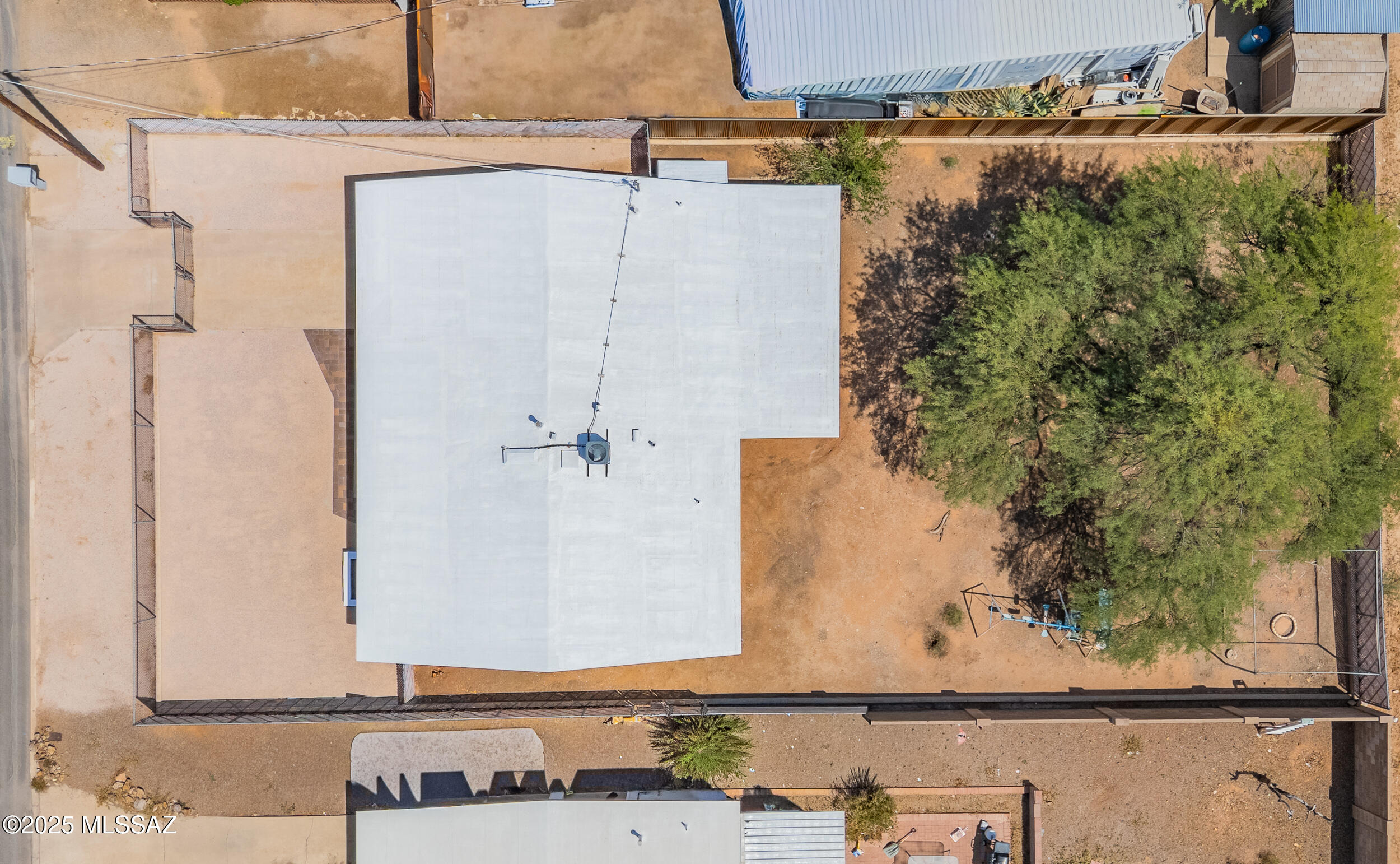 220 E Blacklidge Drive