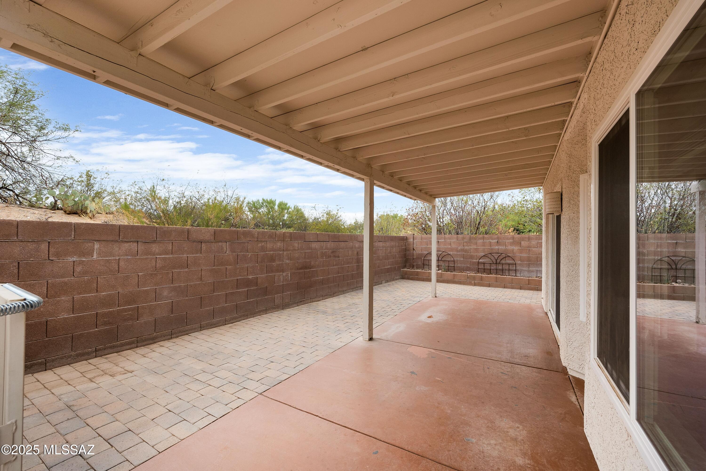 10080 E English Woods Road