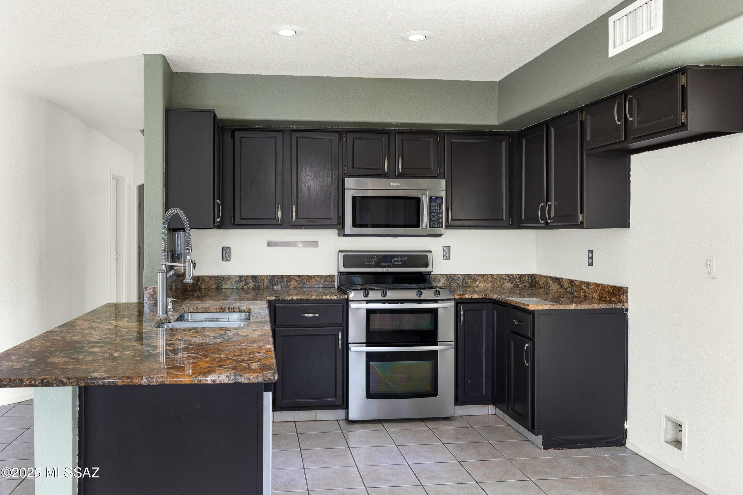 10080 E English Woods Road