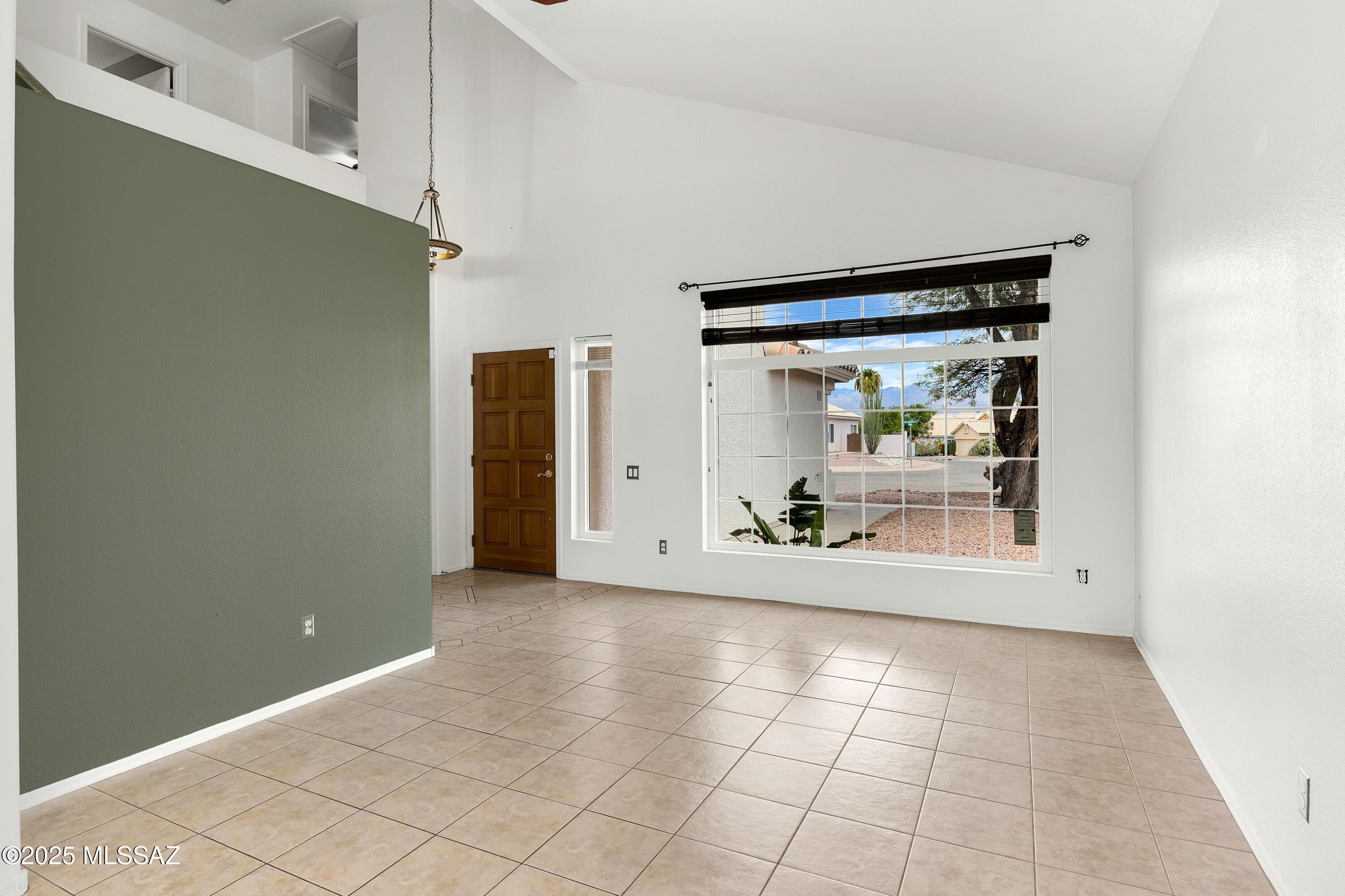 10080 E English Woods Road