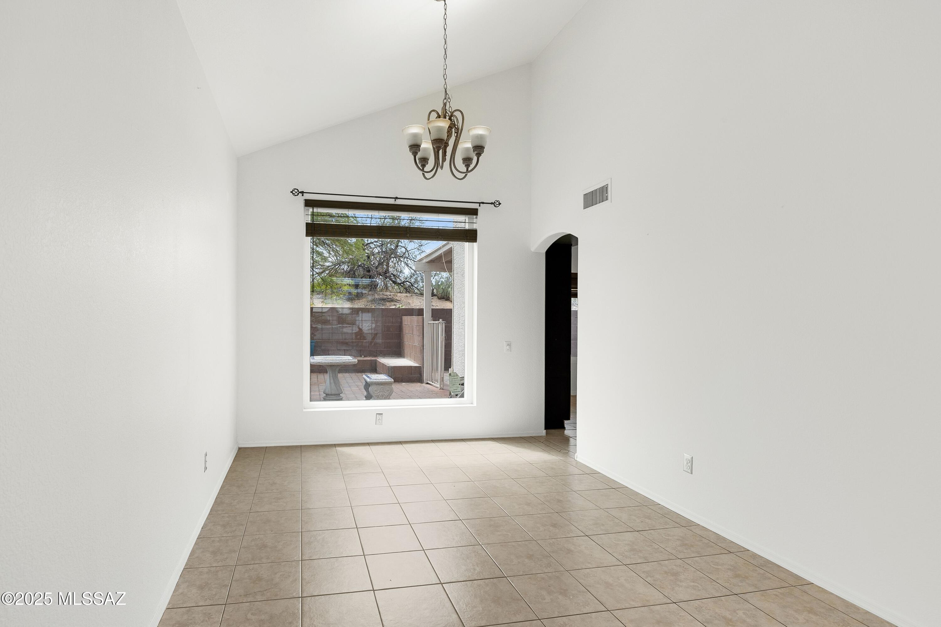 10080 E English Woods Road