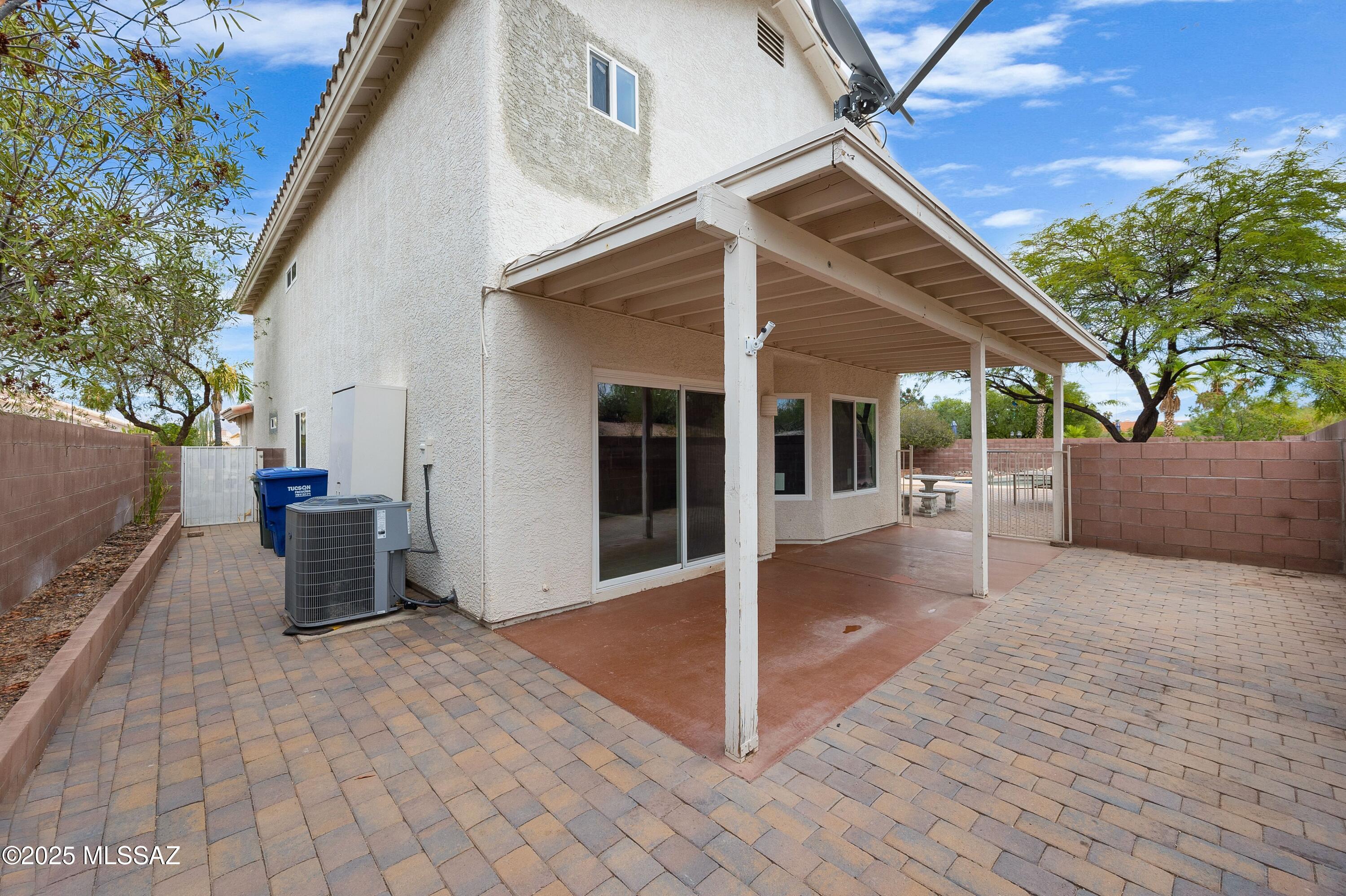 10080 E English Woods Road