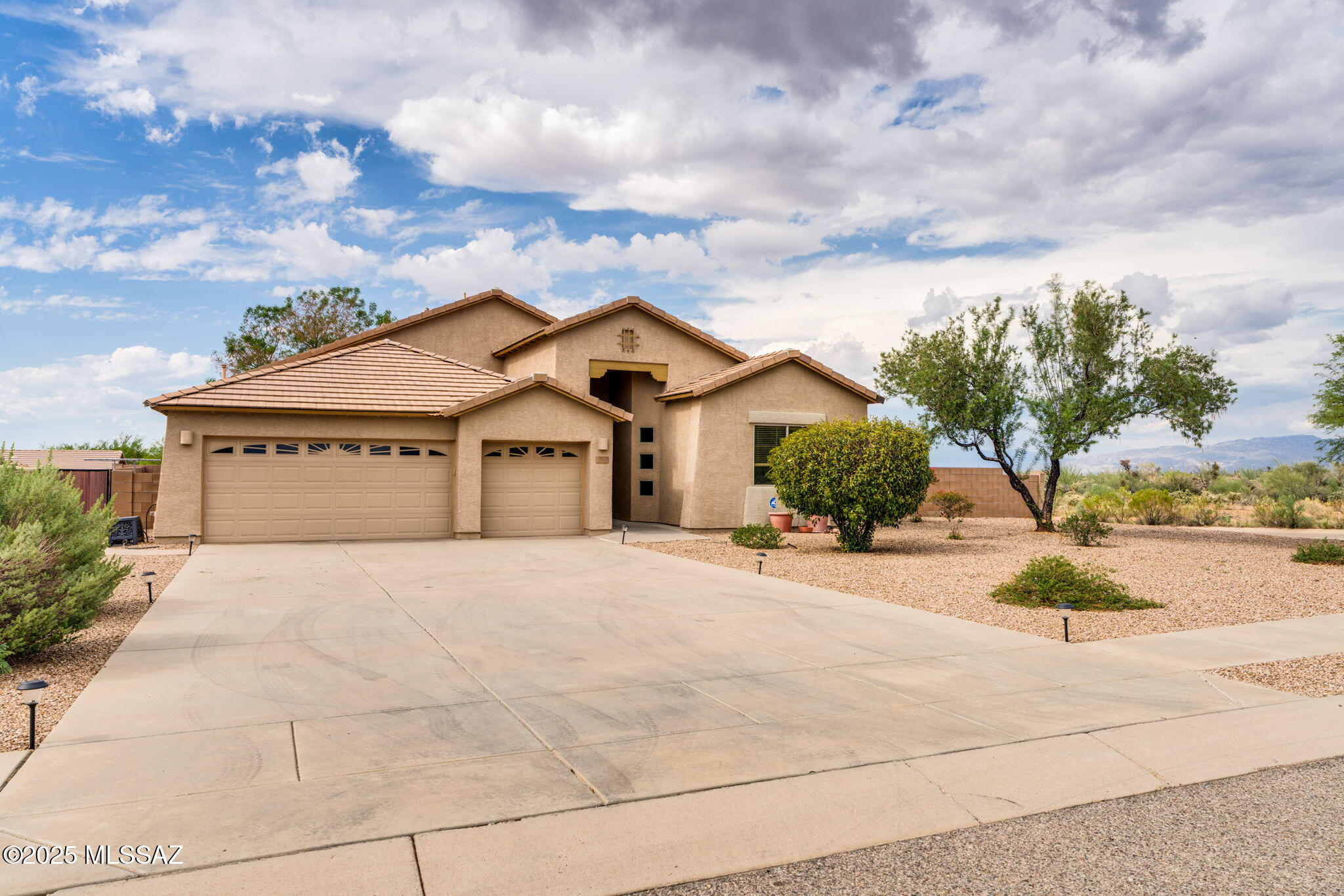 320 W Lexington Street