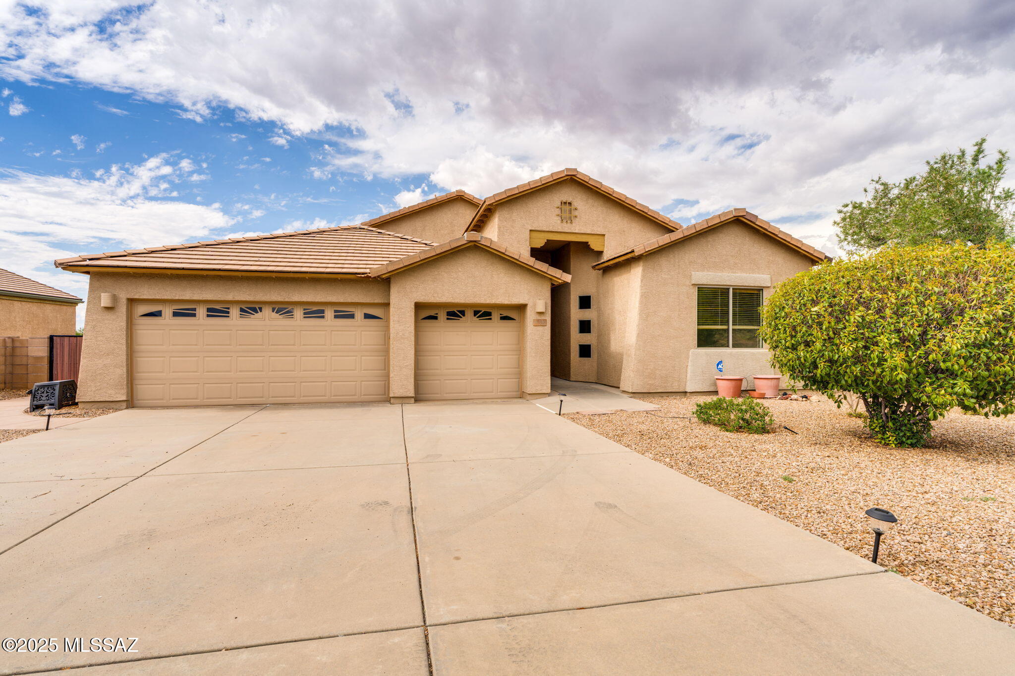 320 W Lexington Street