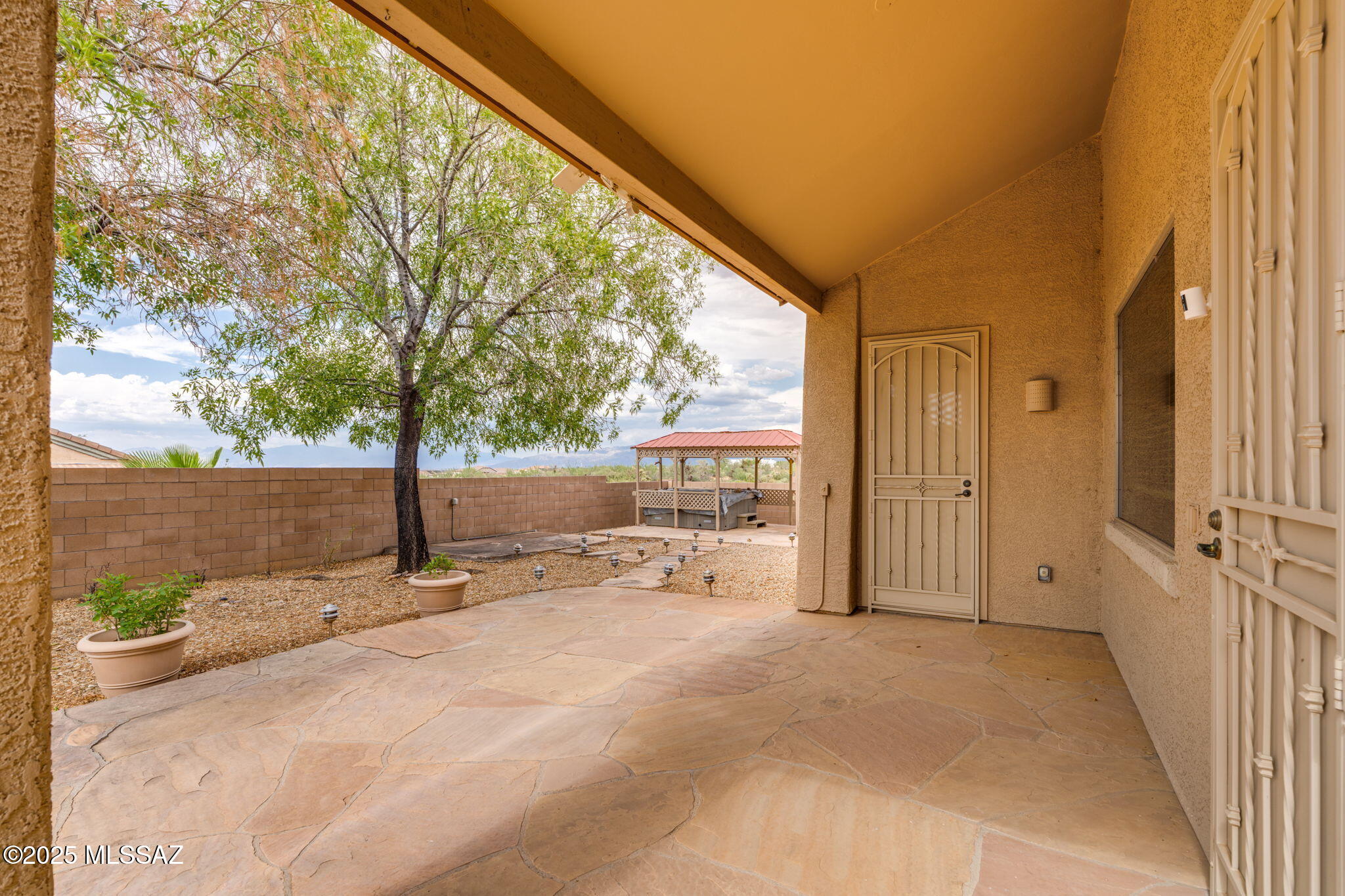 320 W Lexington Street