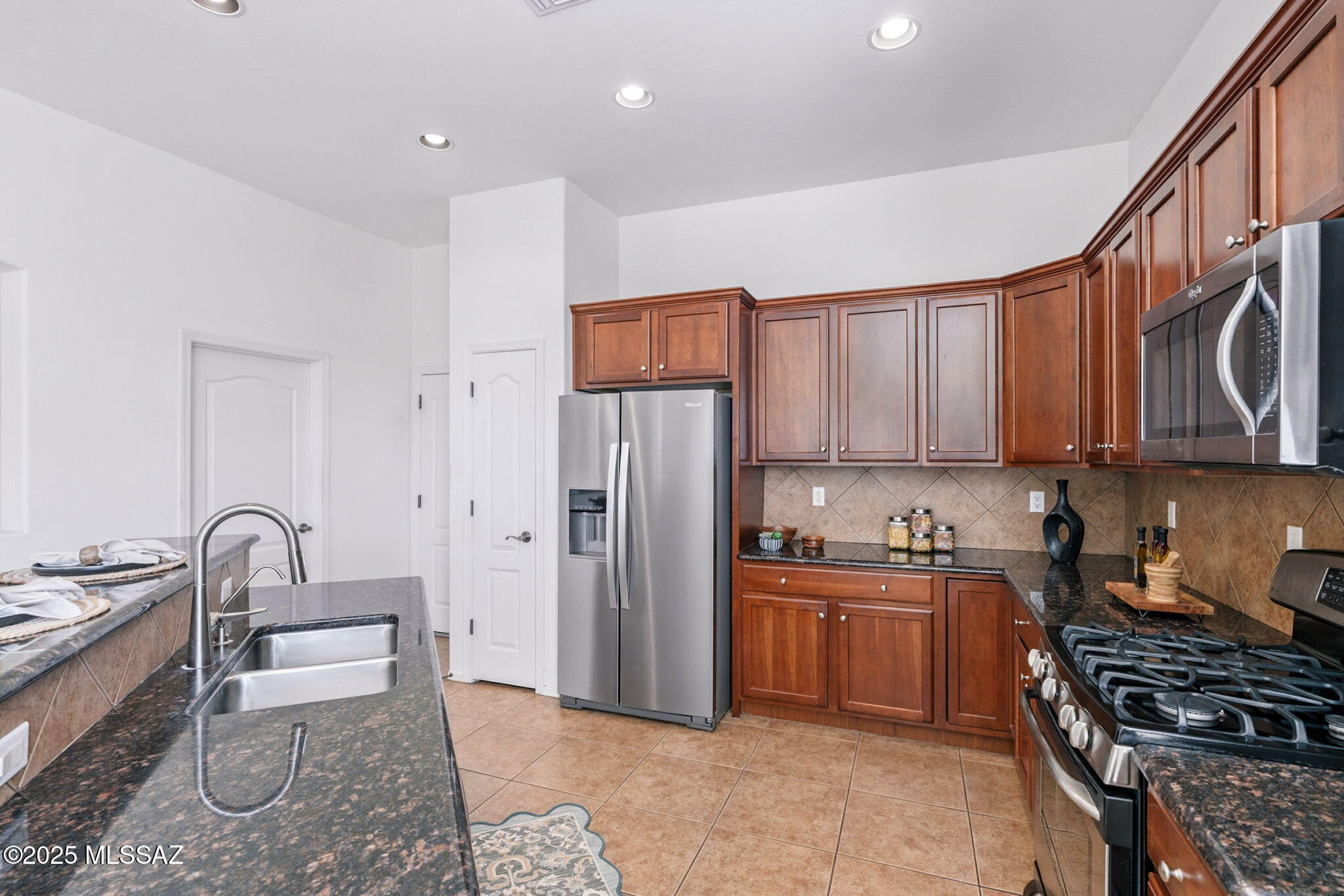 320 W Lexington Street