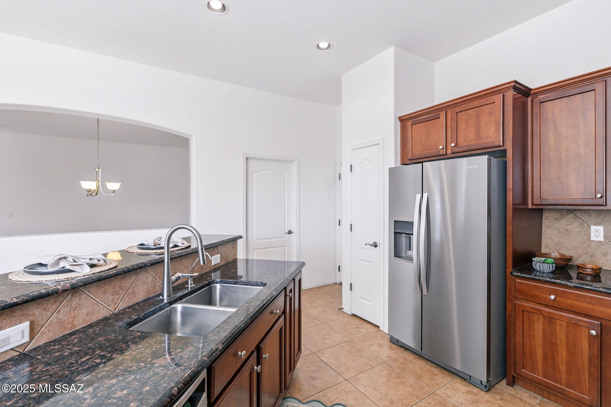 320 W Lexington Street