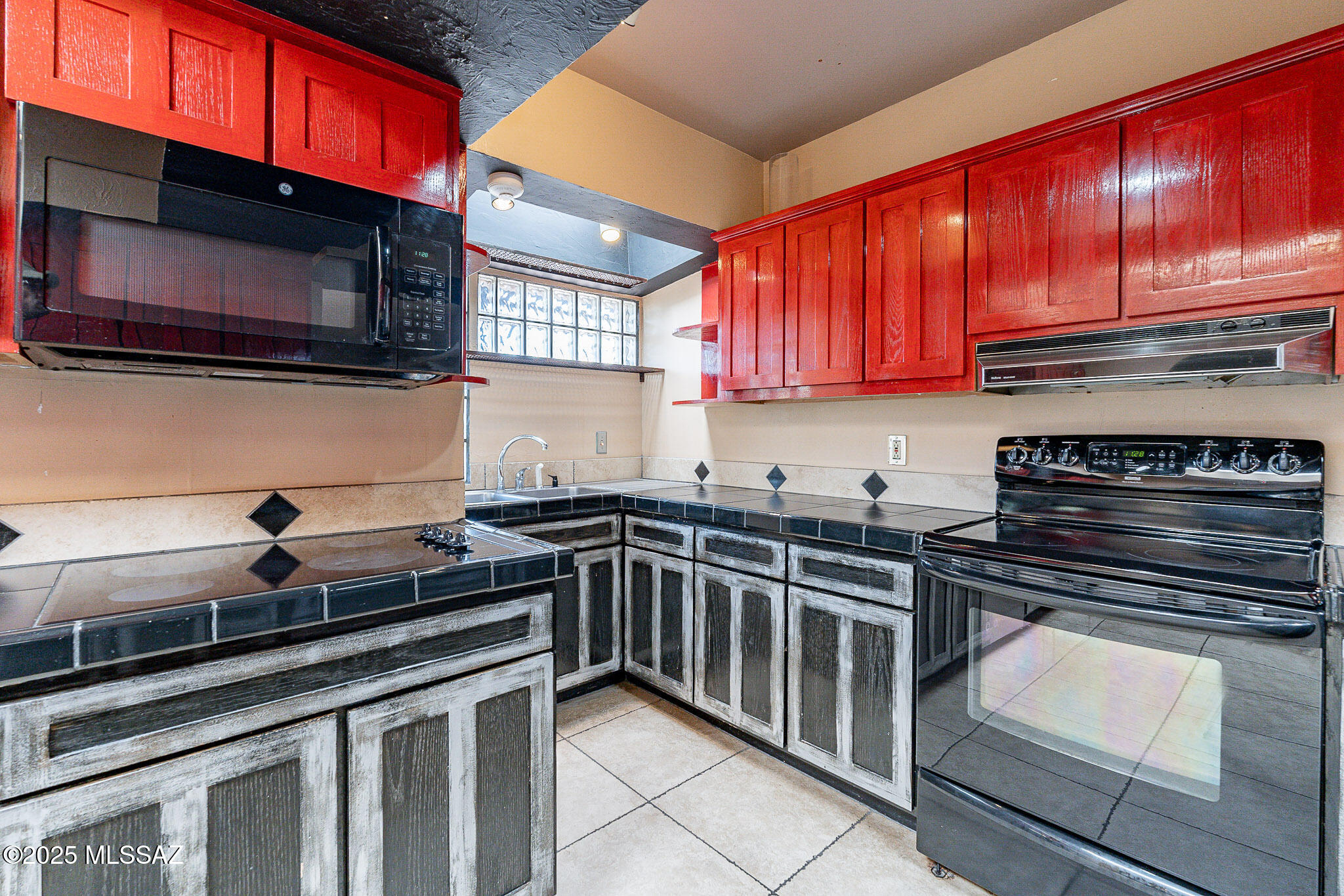 9450 E Placita Oaxaca