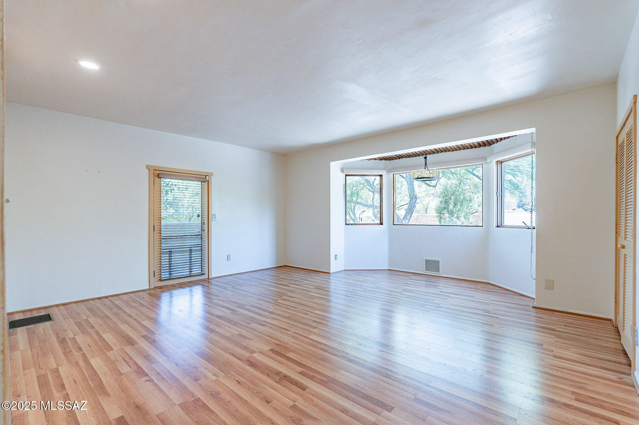 9450 E Placita Oaxaca