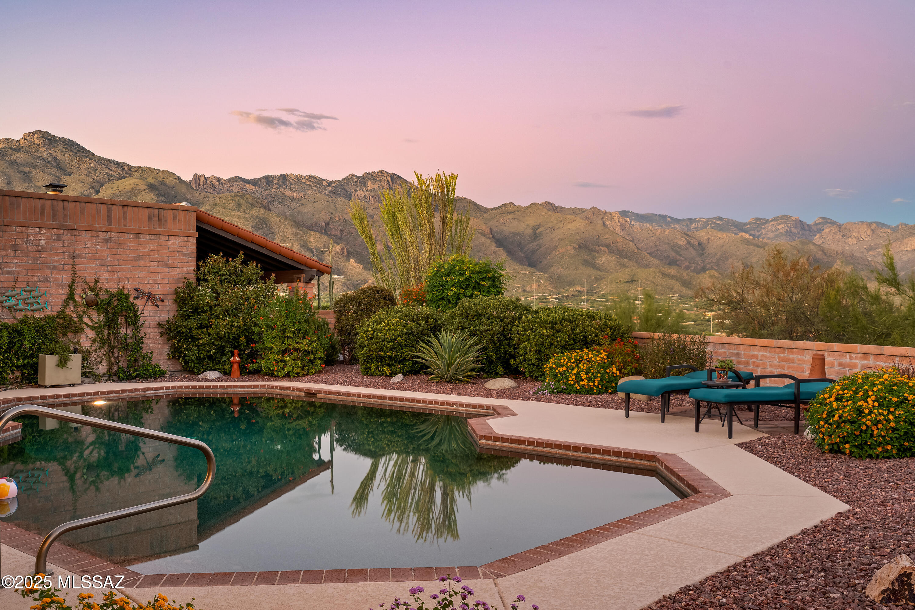 5344 N Via Sempreverde