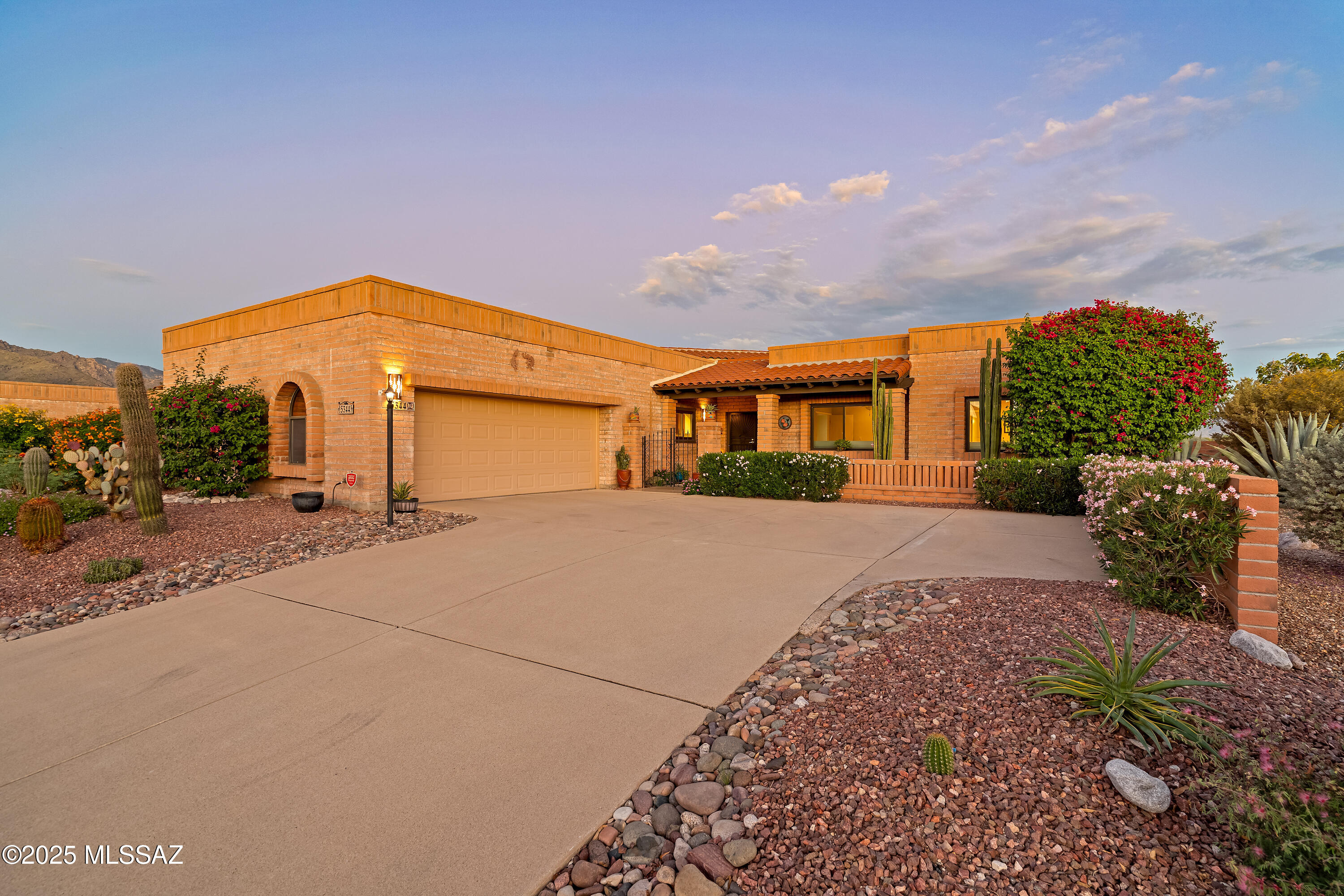 5344 N Via Sempreverde