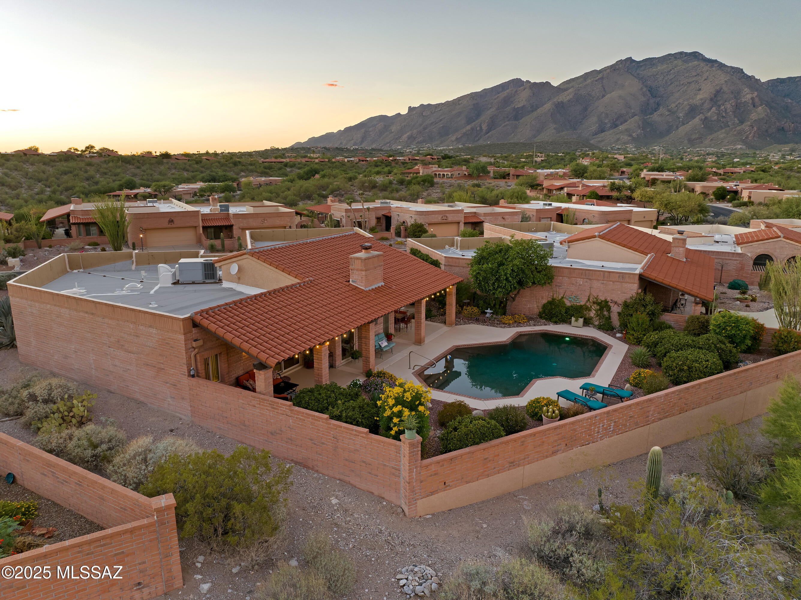 5344 N Via Sempreverde