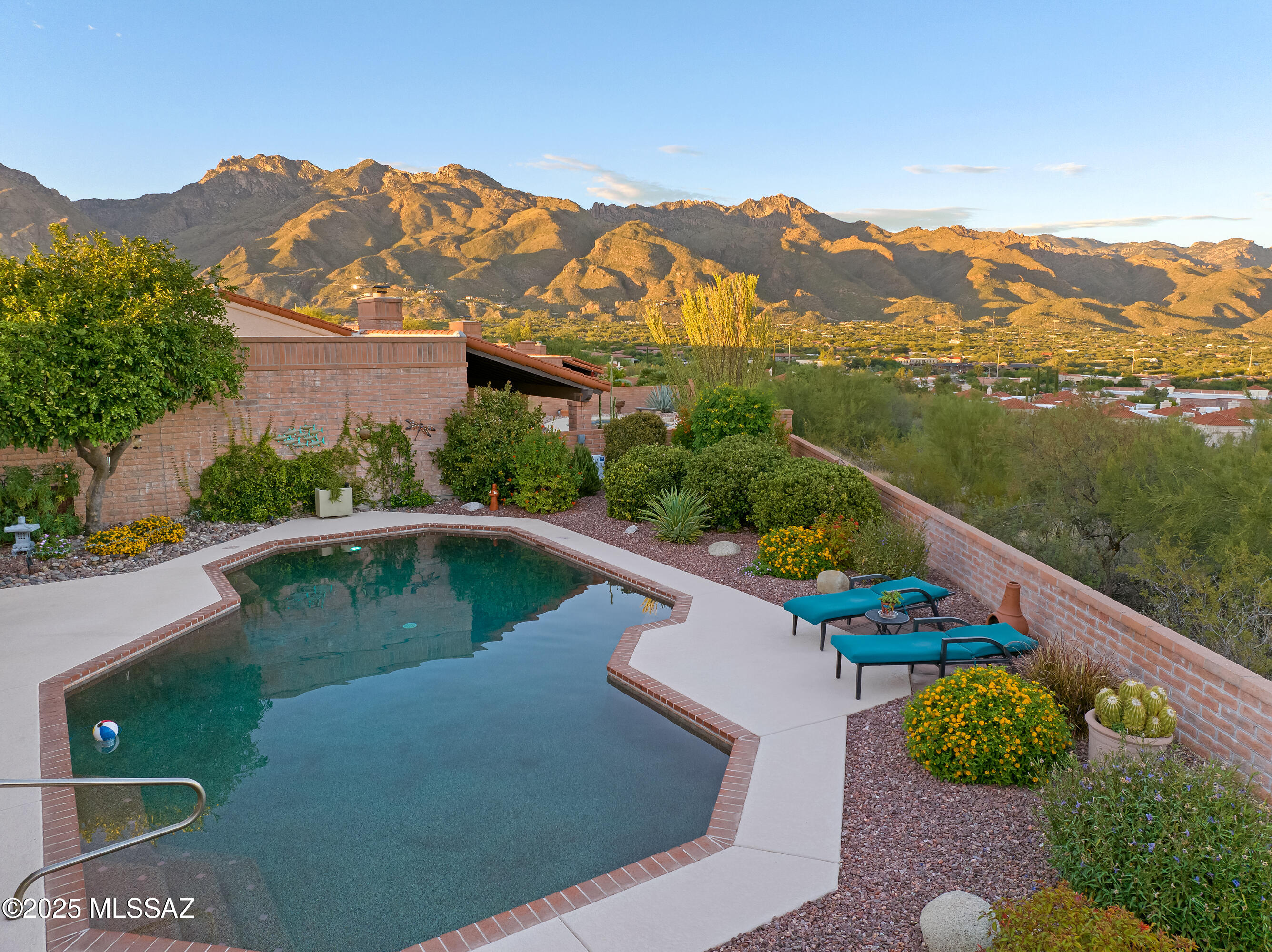 5344 N Via Sempreverde