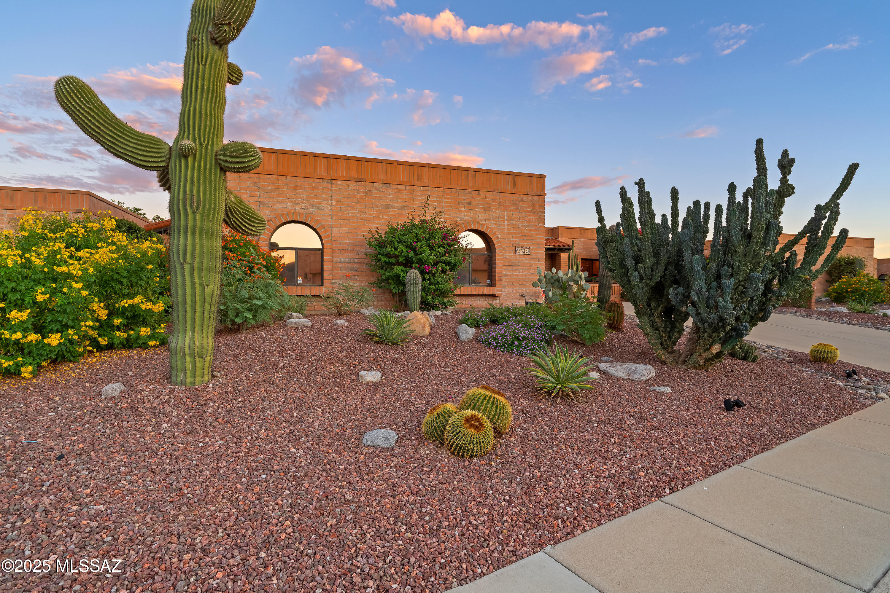 5344 N Via Sempreverde