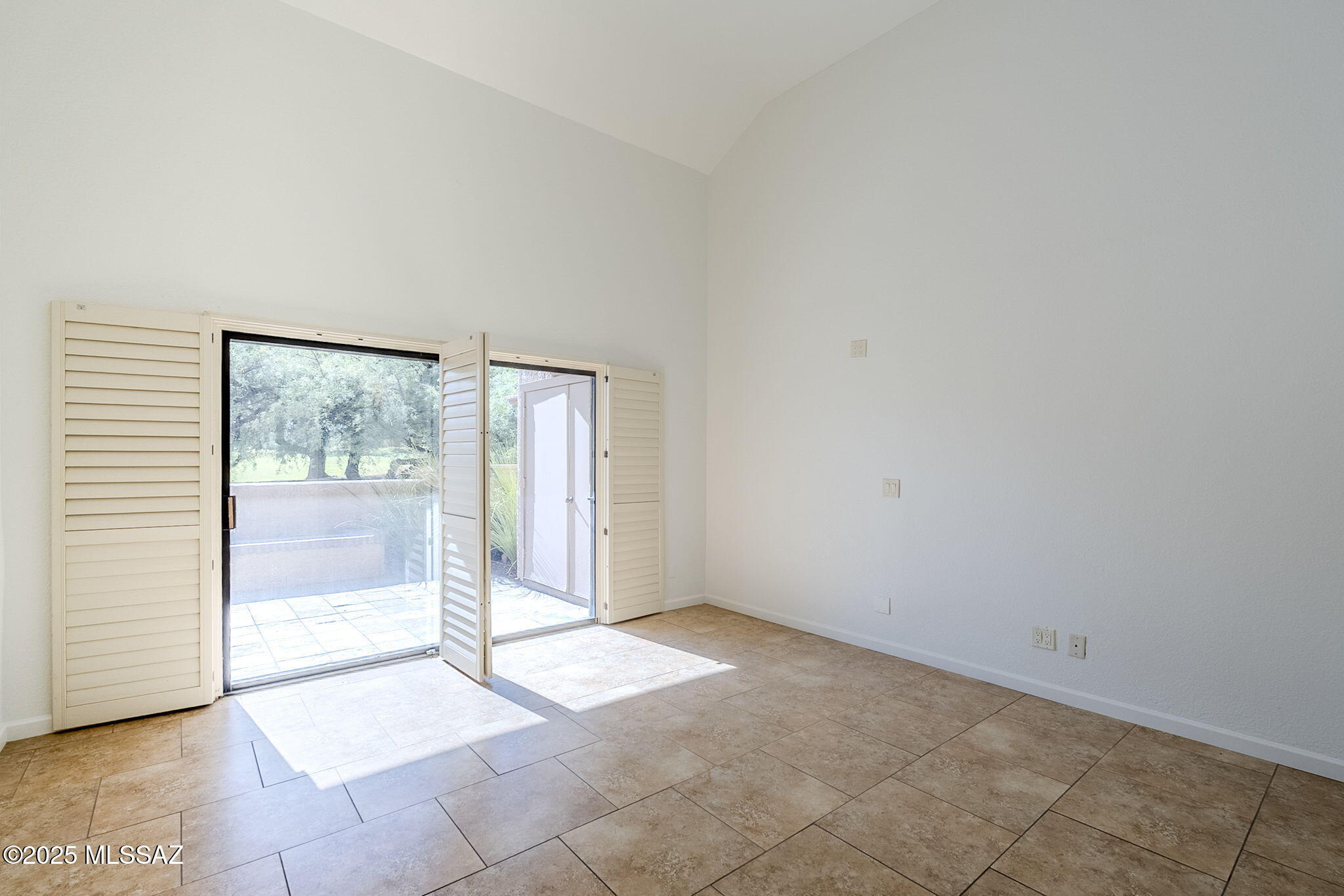 6127 N Golden Eagle Drive