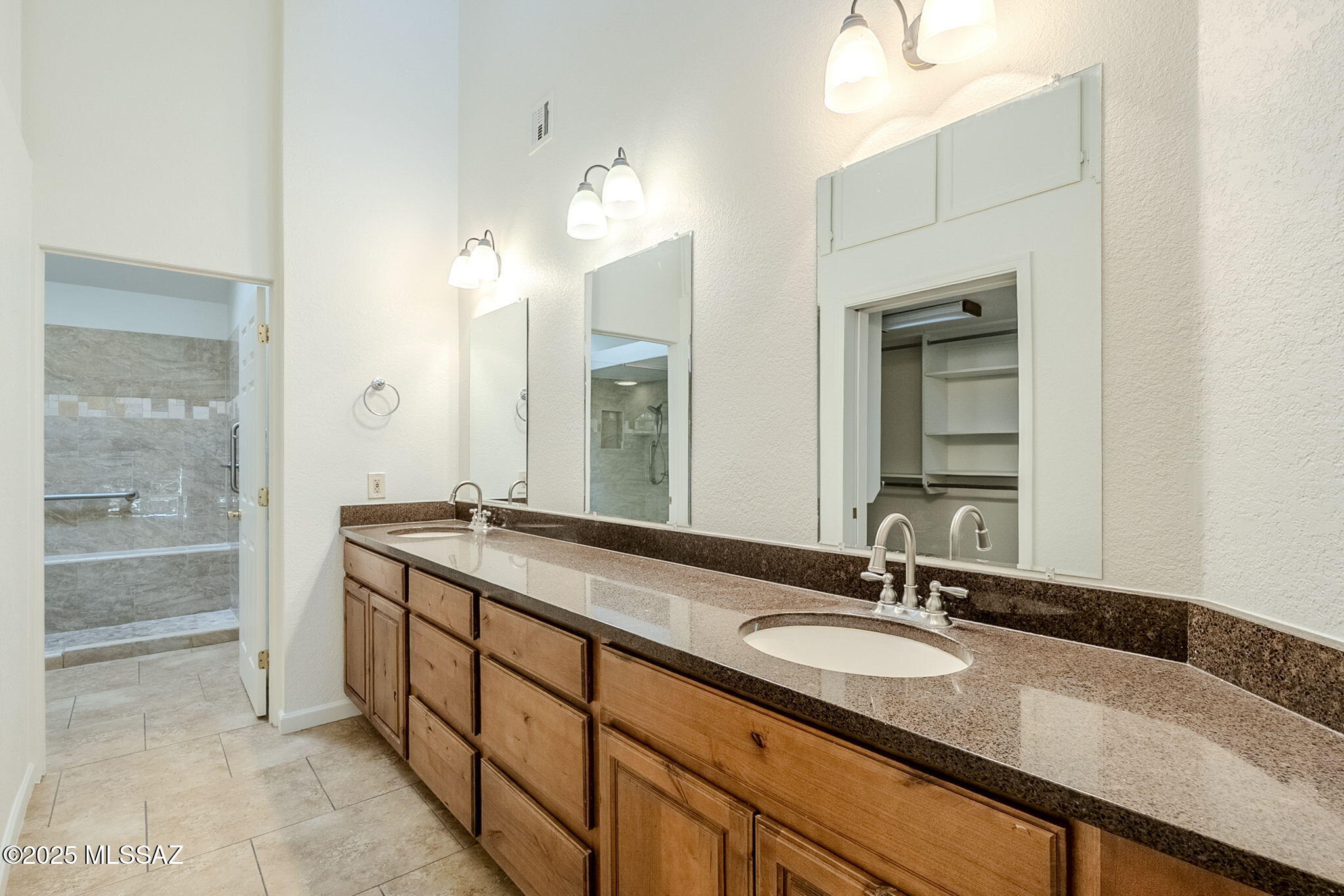 6127 N Golden Eagle Drive