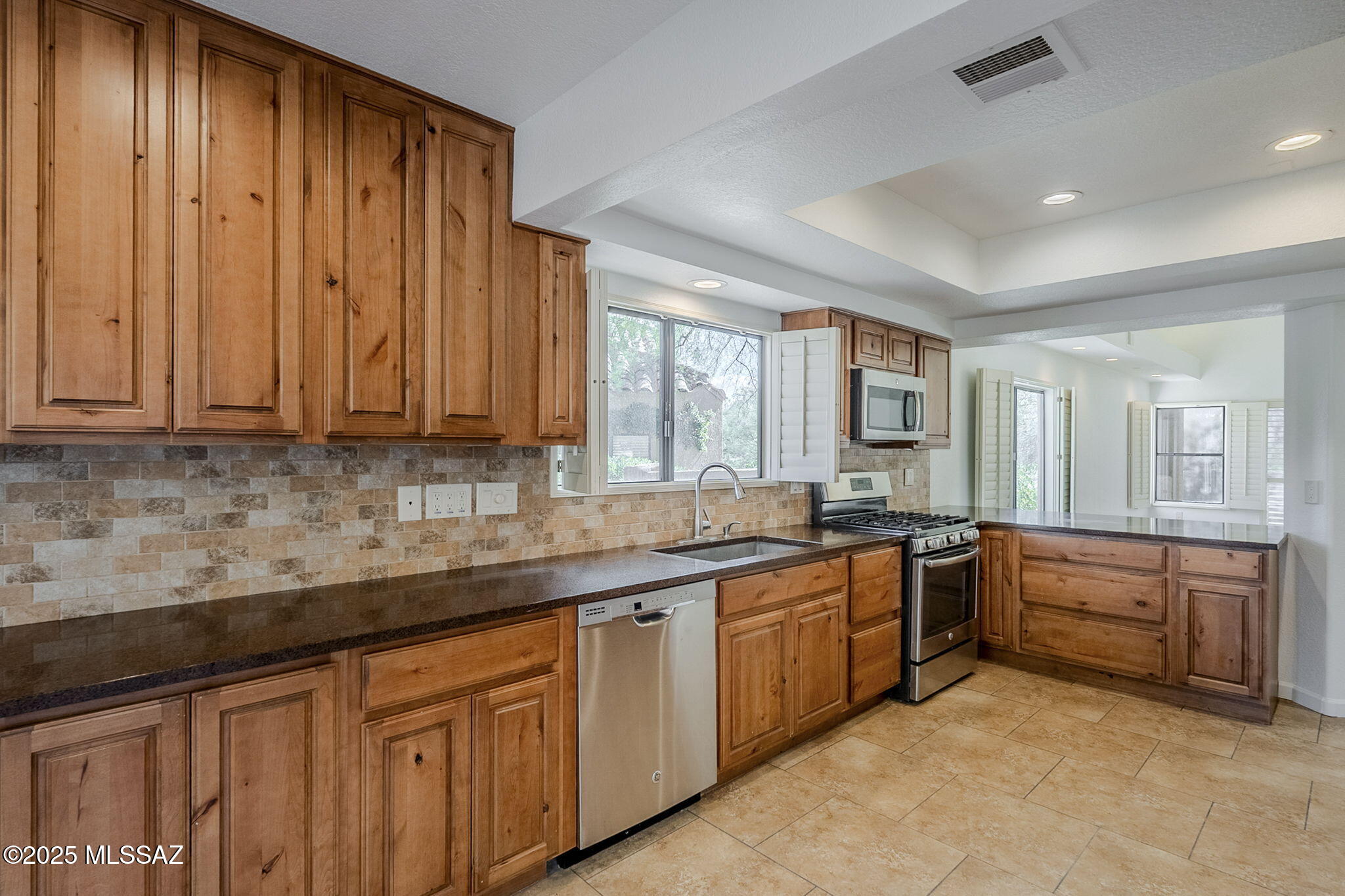 6127 N Golden Eagle Drive