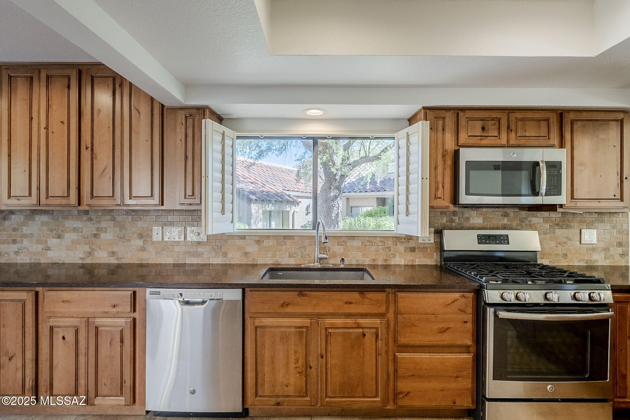 6127 N Golden Eagle Drive