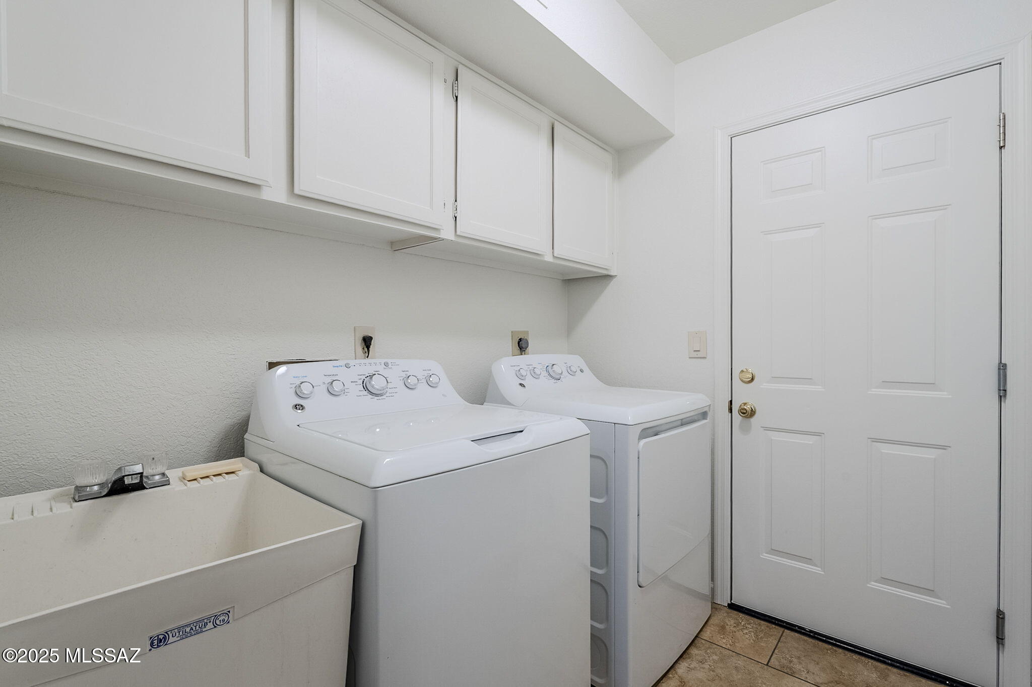 6127 N Golden Eagle Drive