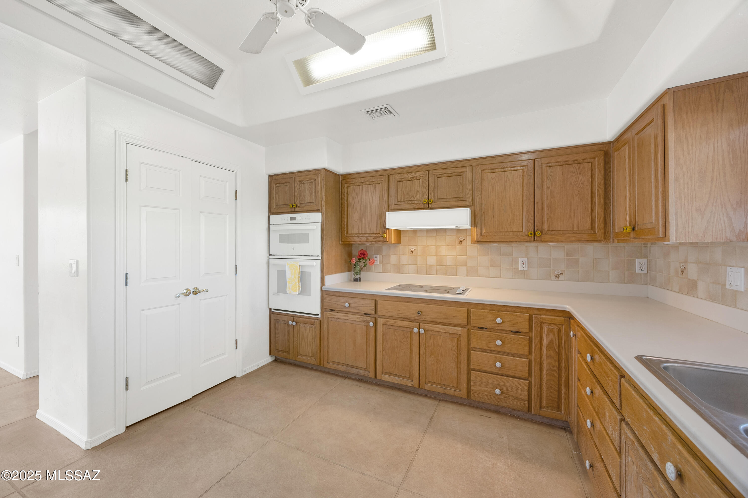 12471 E Speedway Boulevard