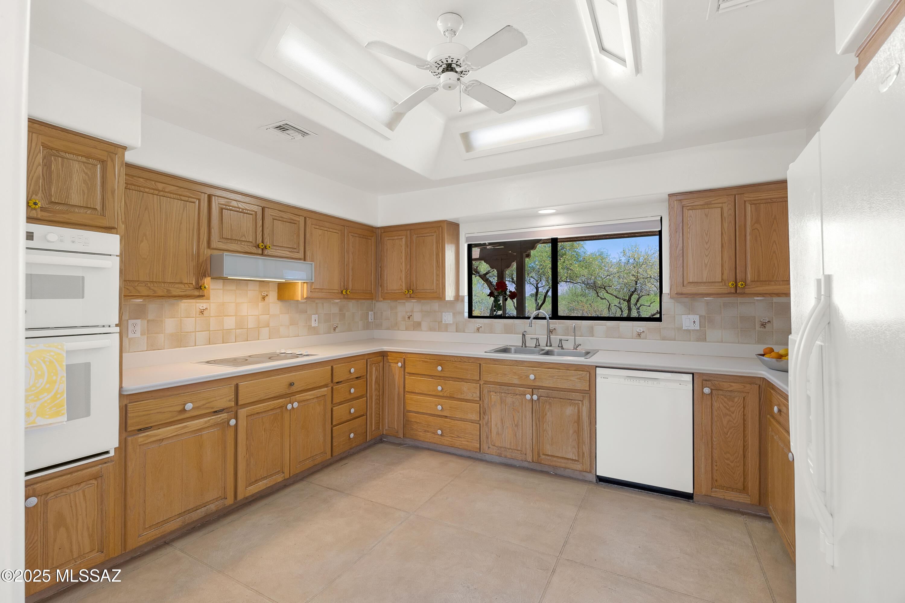 12471 E Speedway Boulevard