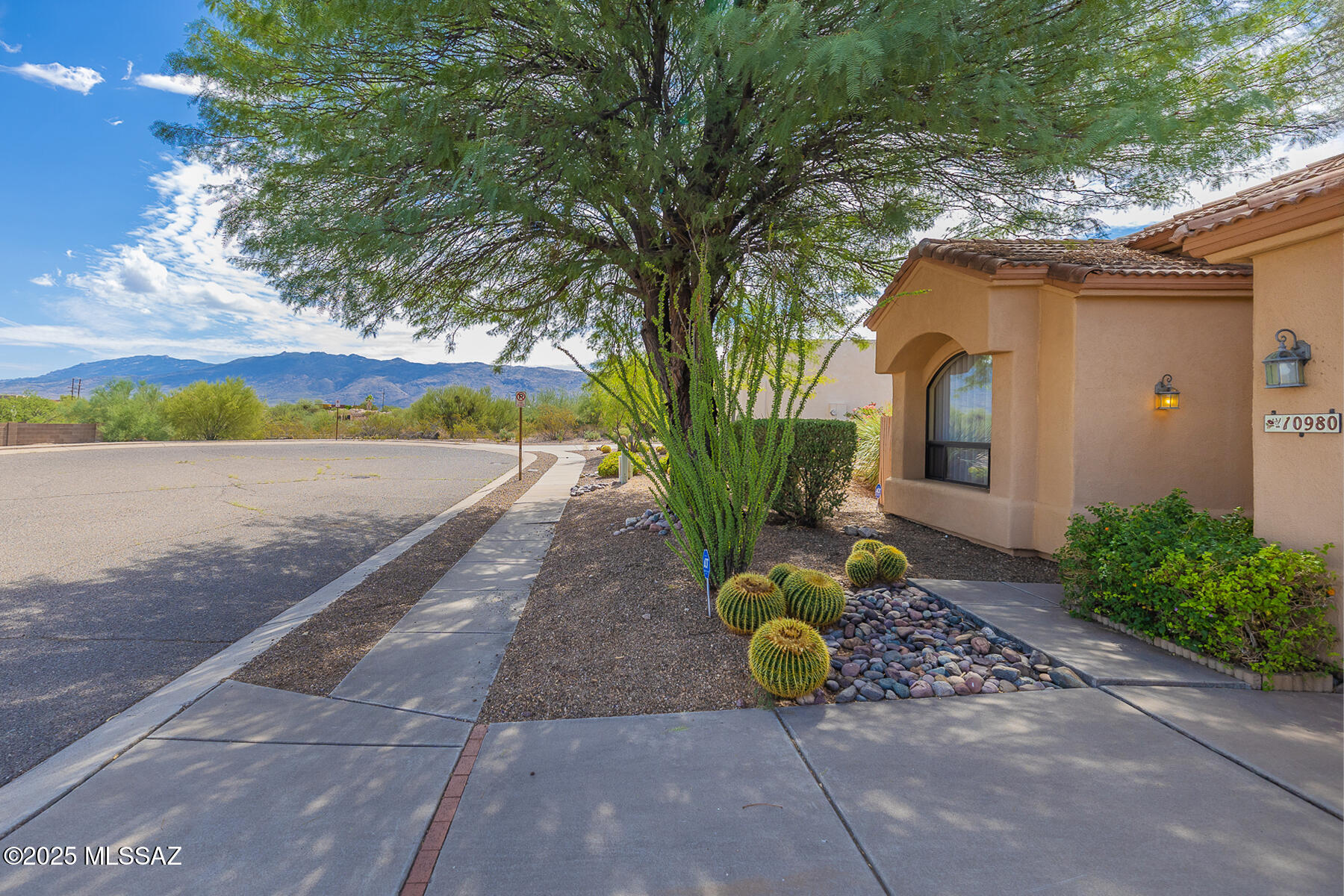 10980 E Siskin Place