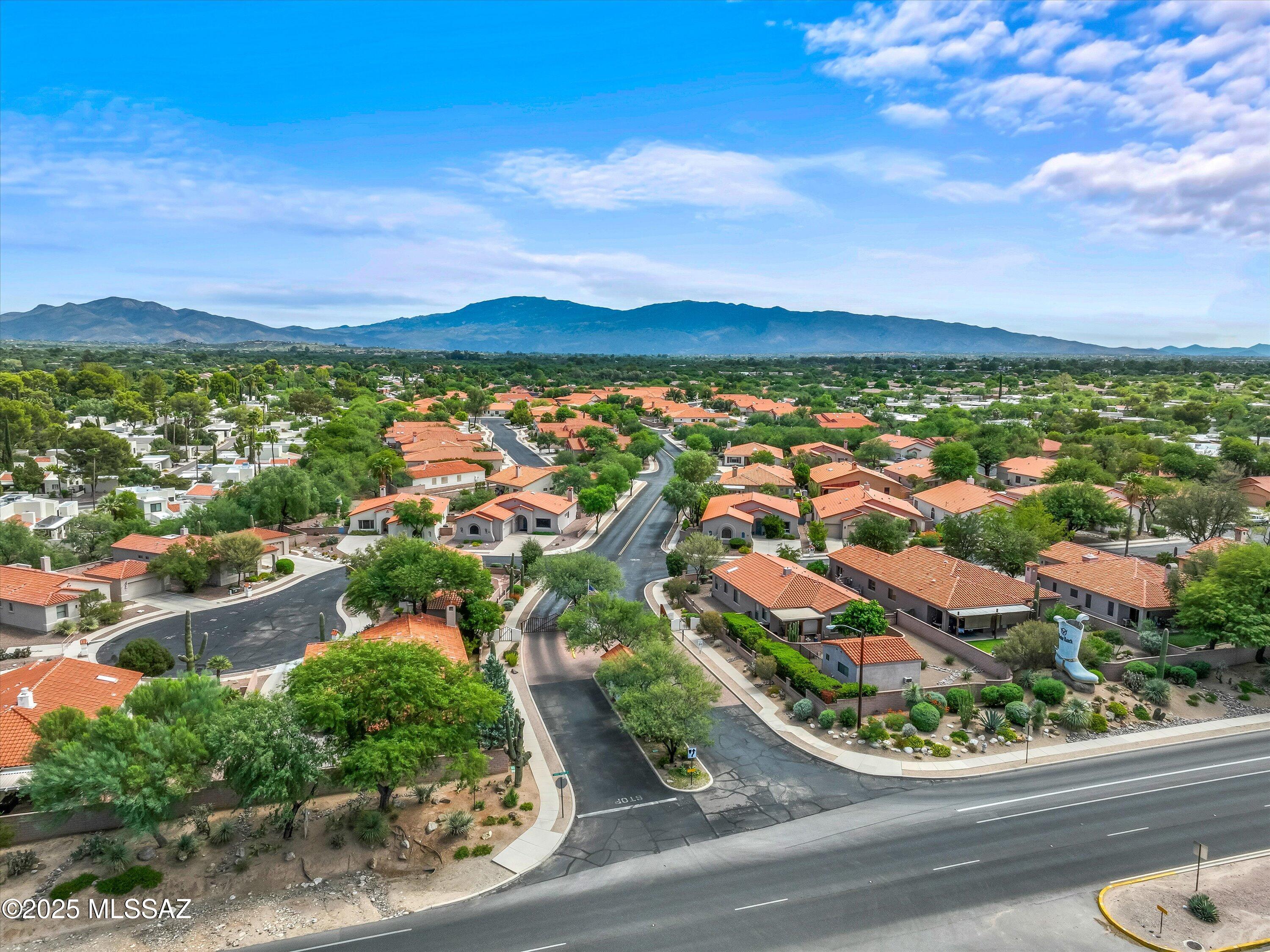 2911 N Placita Rancho Agave