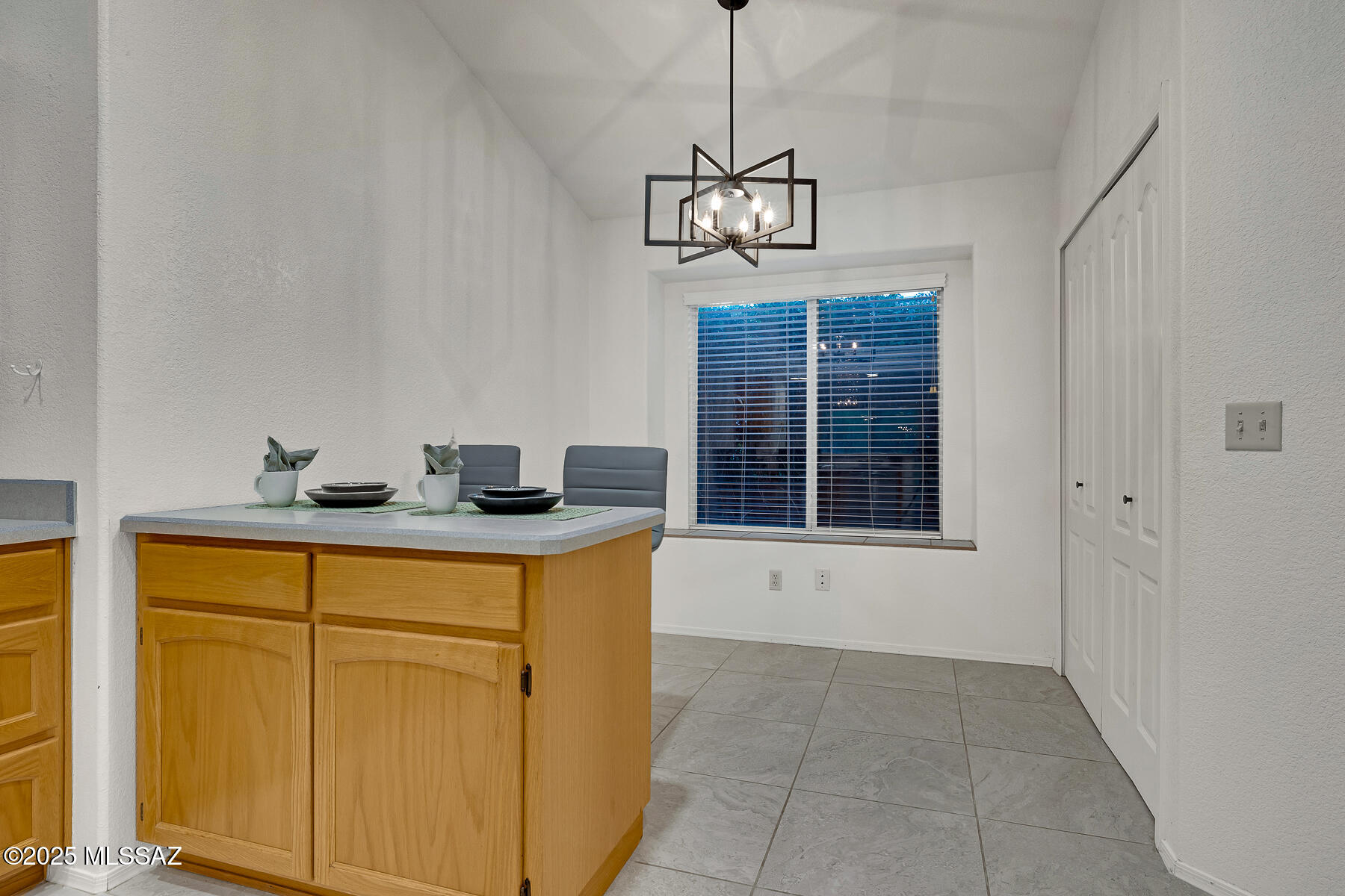 824 S Saguaro Ridge Place