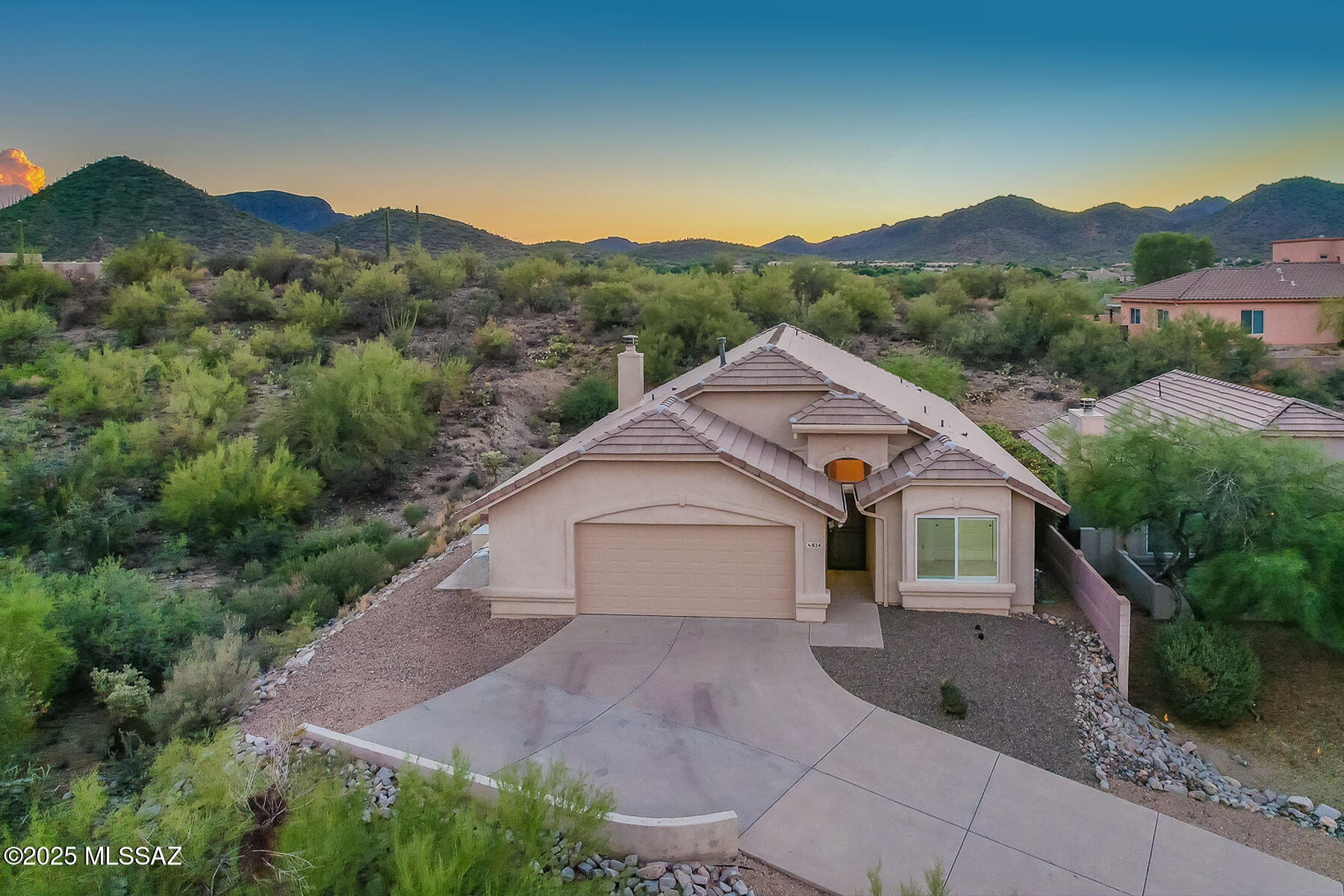 824 S Saguaro Ridge Place