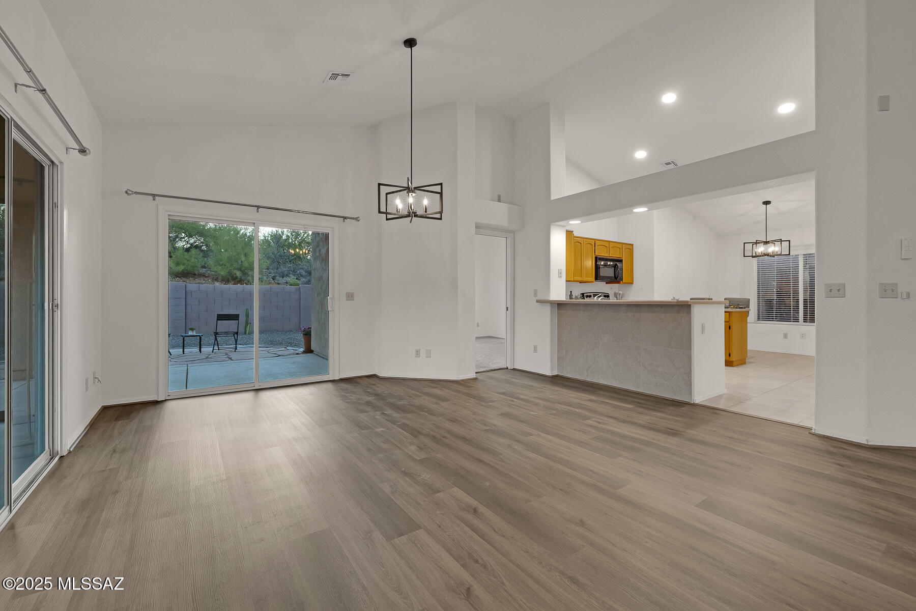 824 S Saguaro Ridge Place