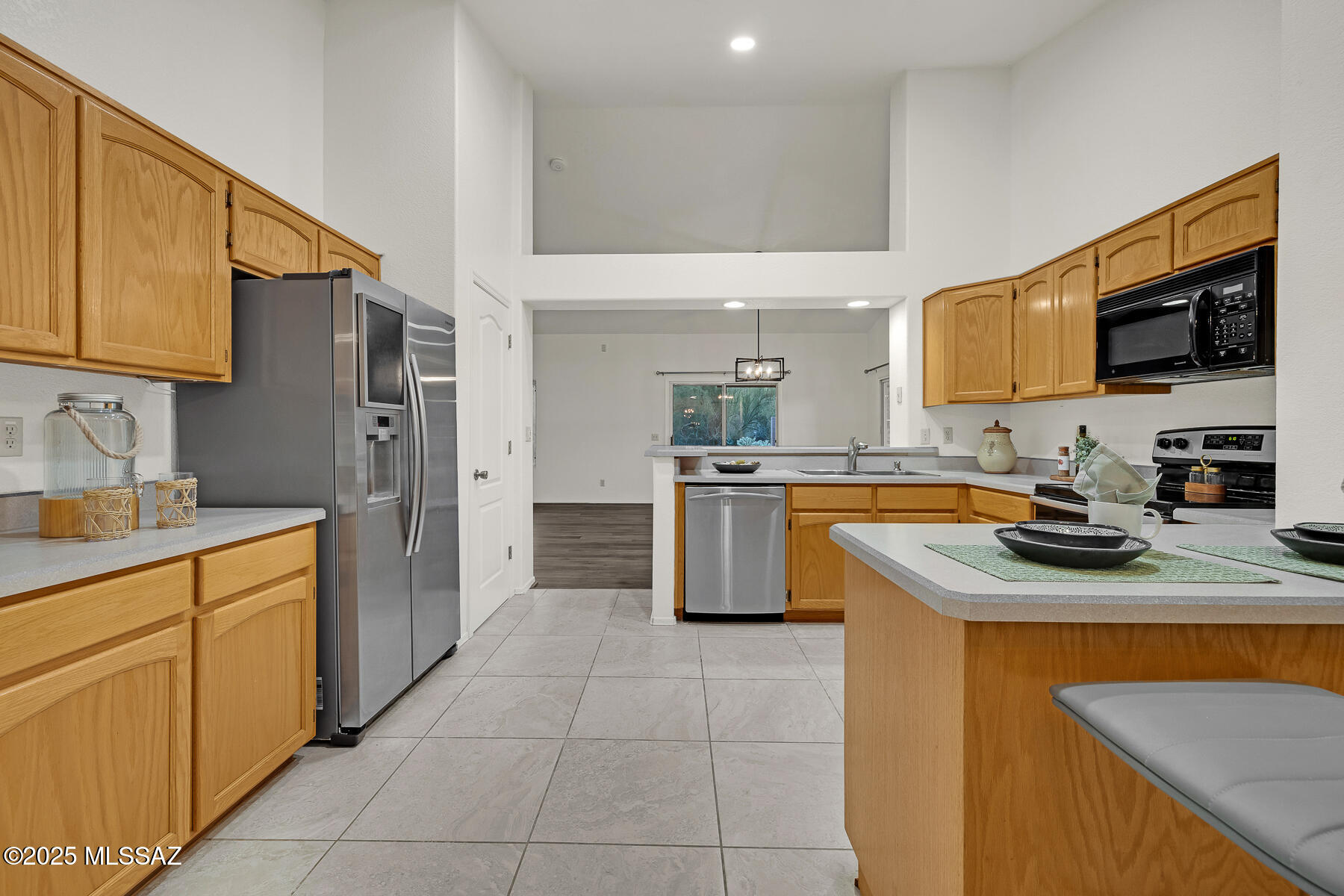 824 S Saguaro Ridge Place