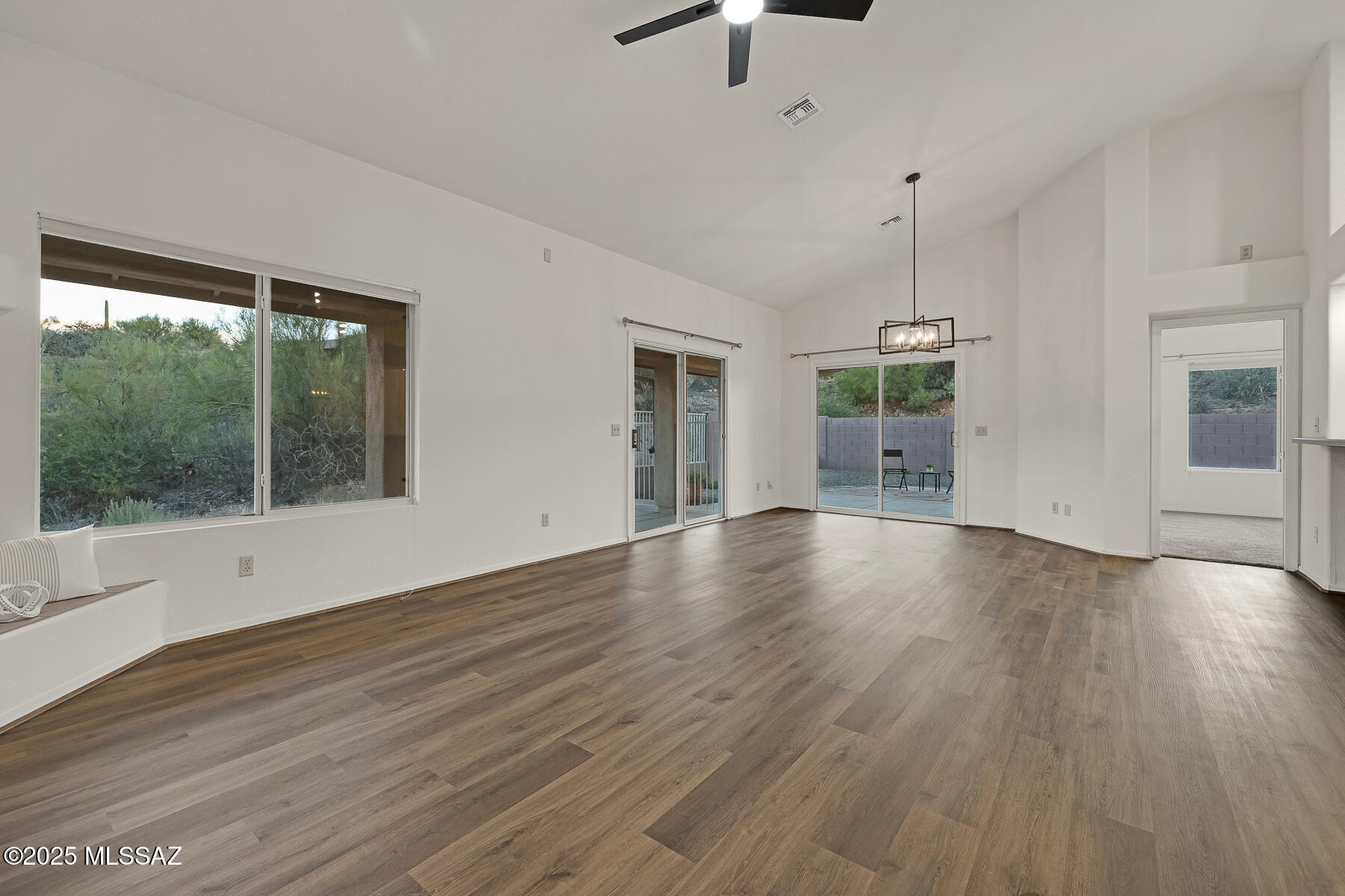 824 S Saguaro Ridge Place