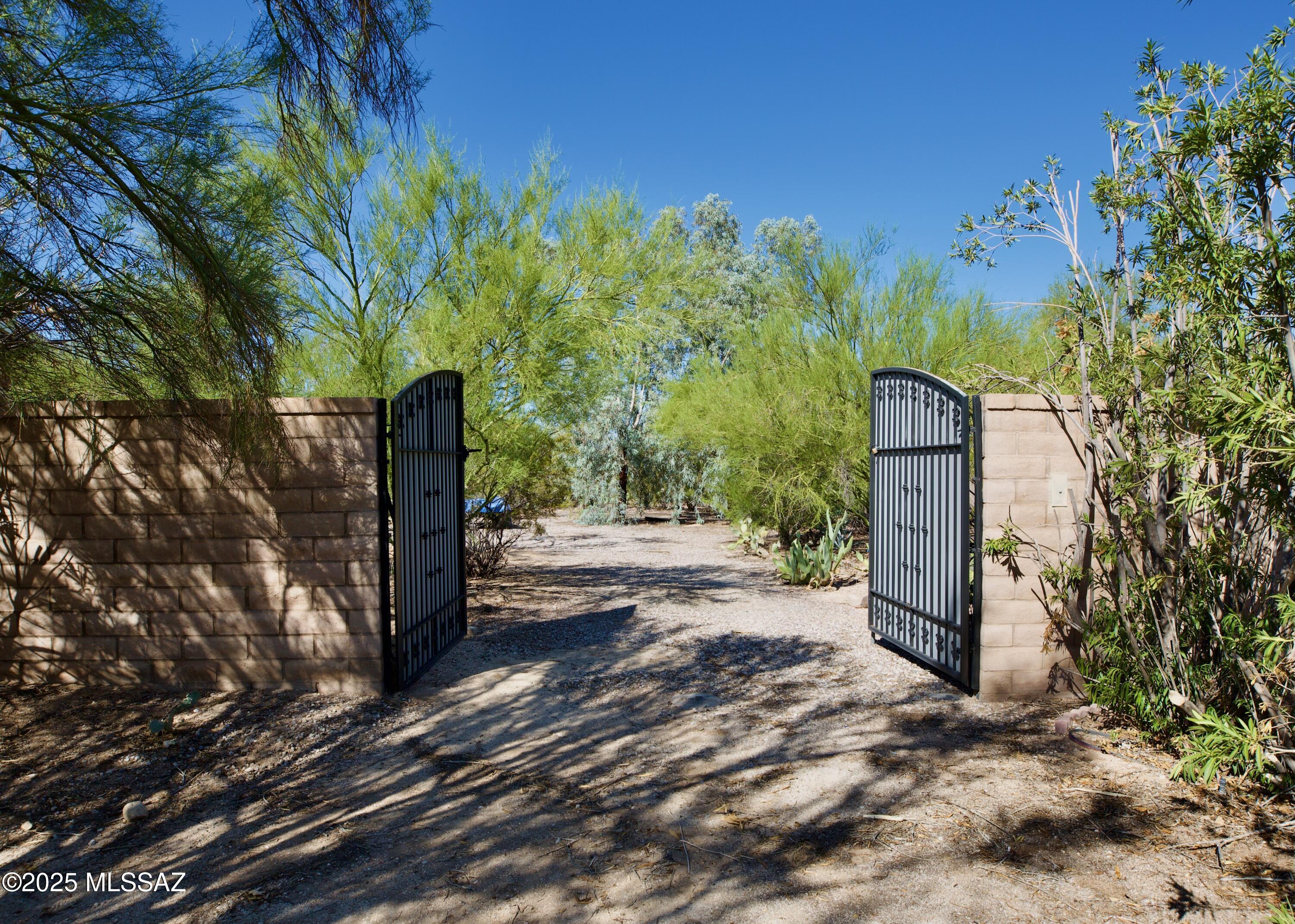 7241 N San Pasquale Avenue